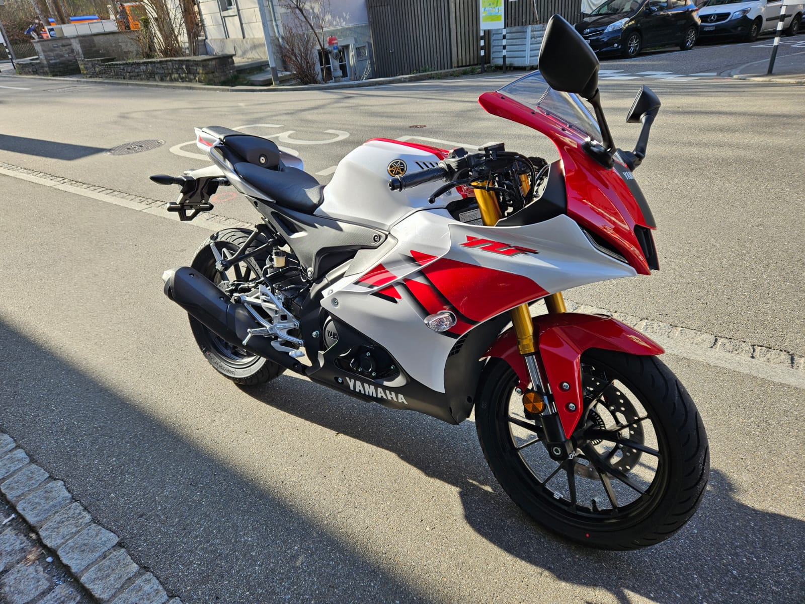 YAMAHA YZF-R 125 ABS 70th Anniversary-image-2