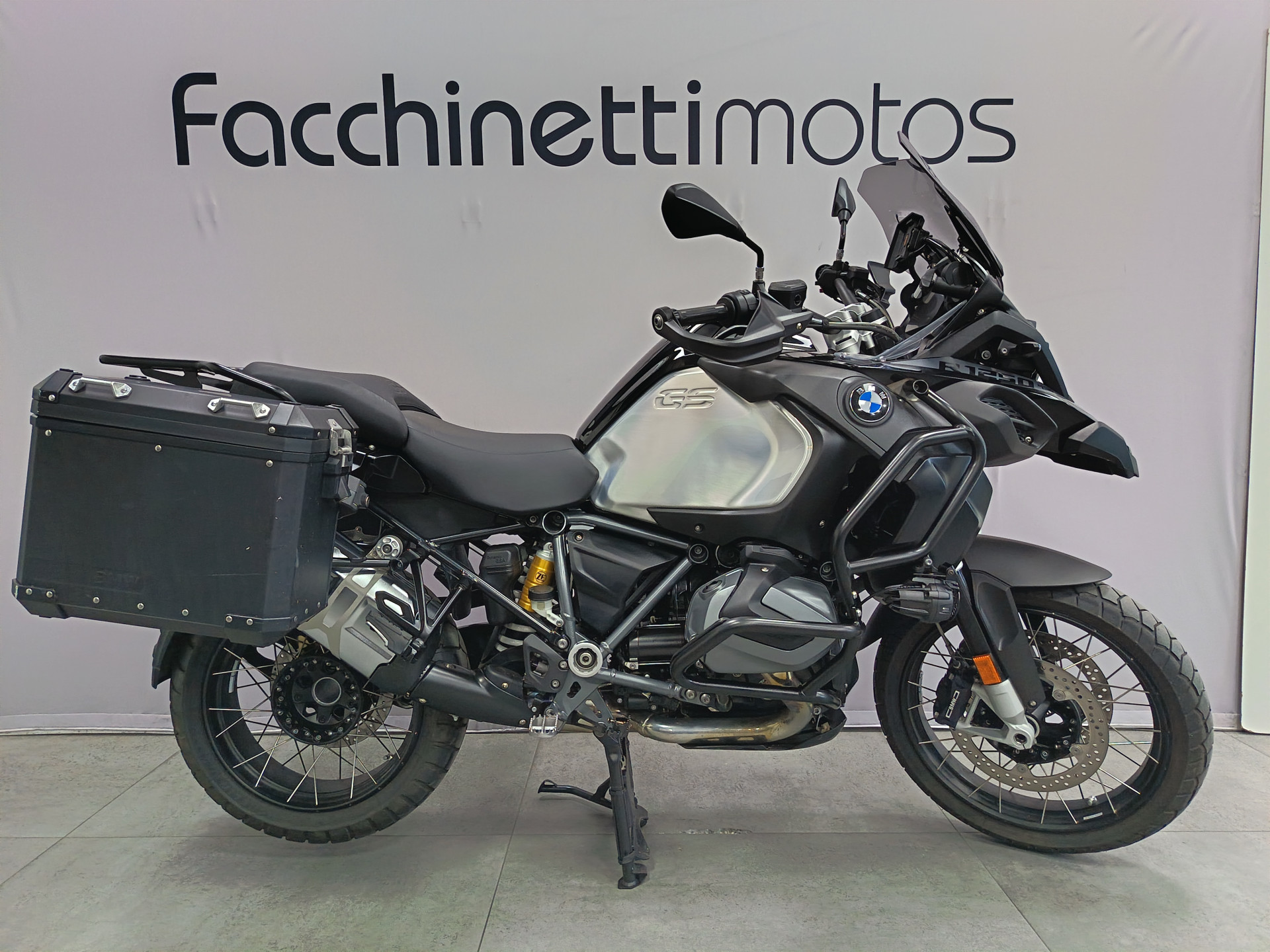 BMW R 1250 GS Adventure Triple Black *** Contrat d'entretien 03.2027 ou 37.700 km ***-image-0
