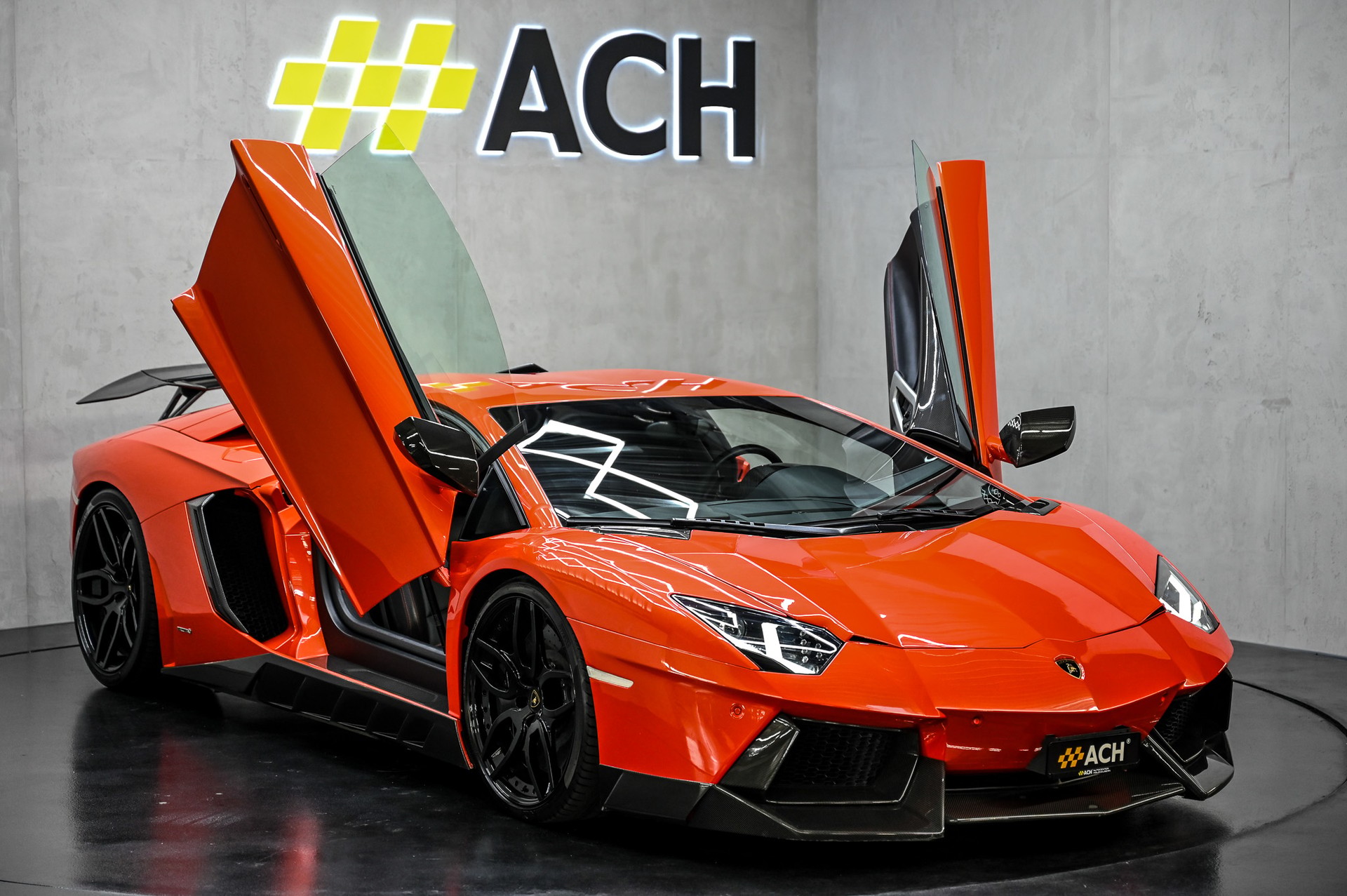 LAMBORGHINI Aventador 6.5 LP700-4 Novitec Torado-showroom-element-3