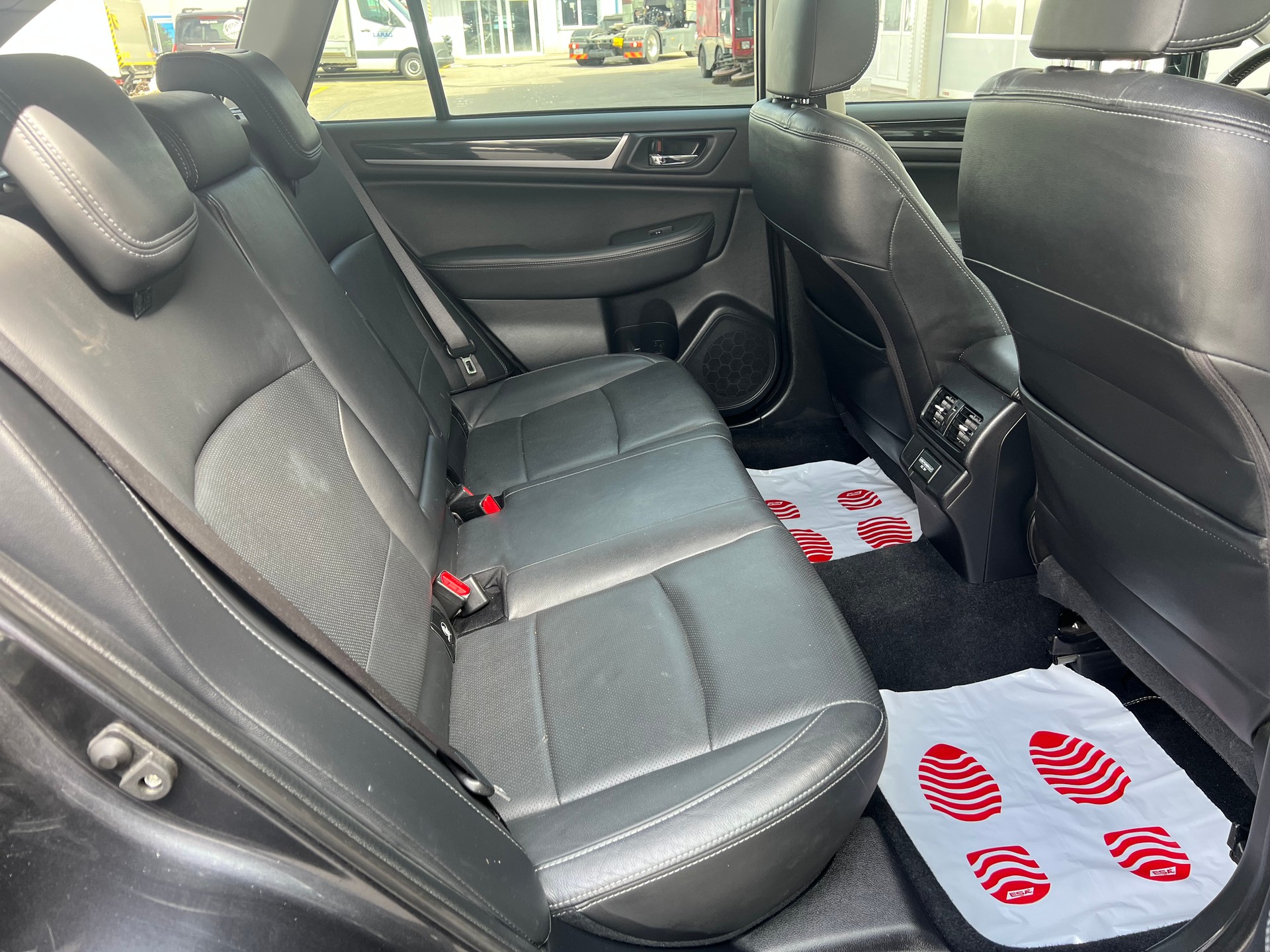 SUBARU Outback 2.5i Swiss AWD Lineartronic-image-14
