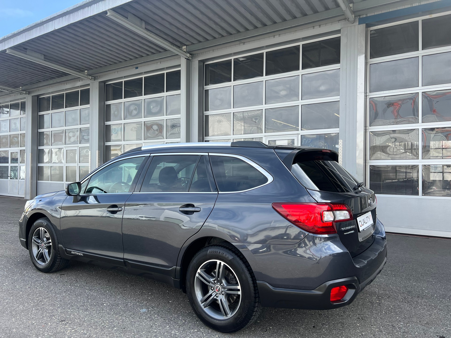 SUBARU Outback 2.5i Swiss AWD Lineartronic-image-6