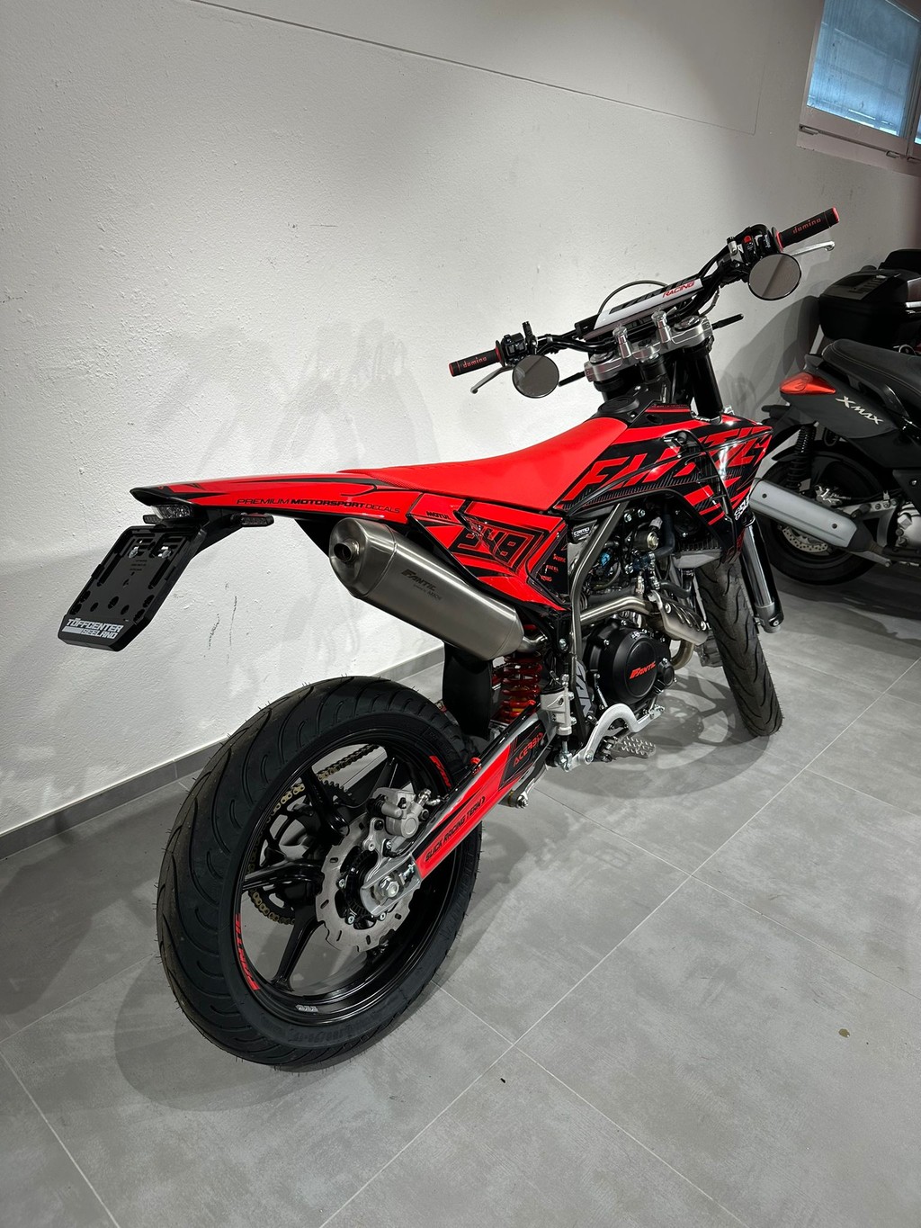 FANTIC XMF 125 Motard-image-2