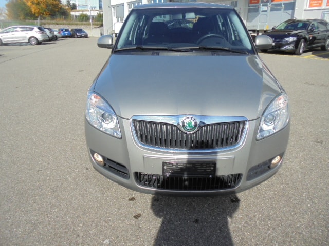 SKODA Fabia 1.6 Elegance Tiptronic-image-9