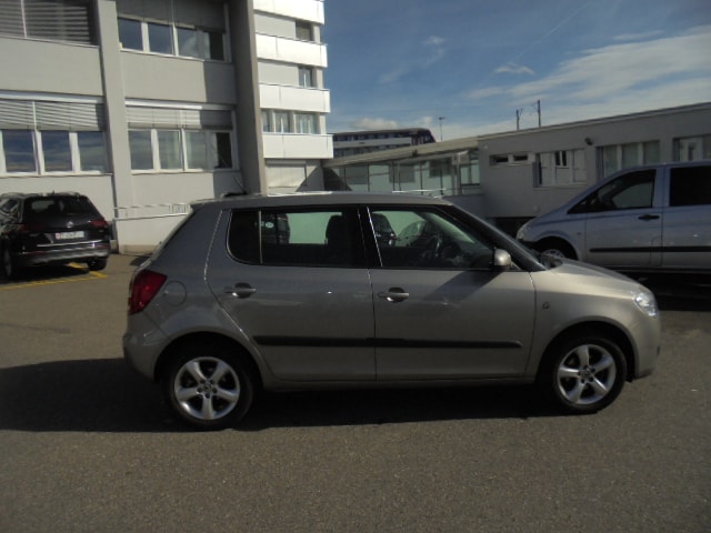 SKODA Fabia 1.6 Elegance Tiptronic-image-2