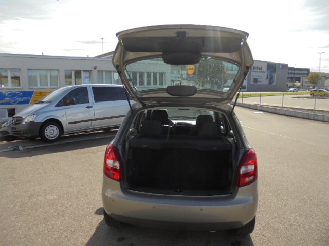 SKODA Fabia 1.6 Elegance Tiptronic-image-13