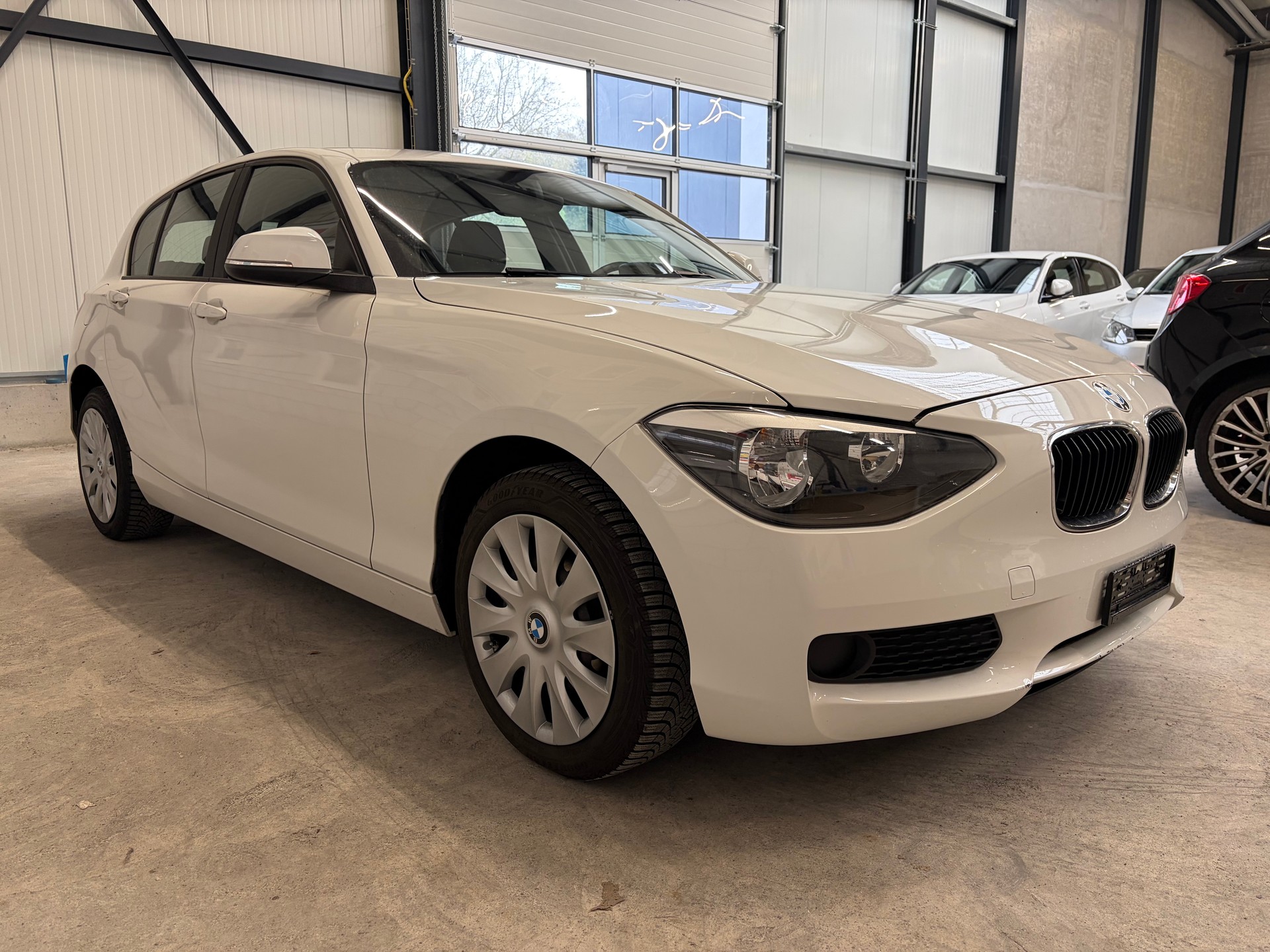 BMW 114i Business-image-4
