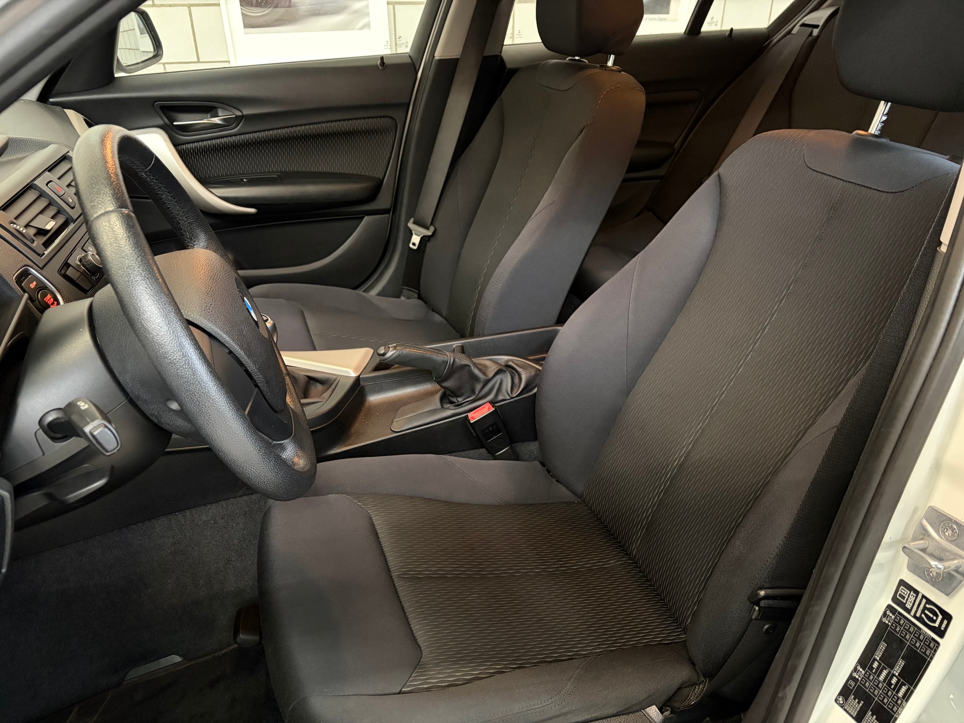 BMW 114i Business-image-6