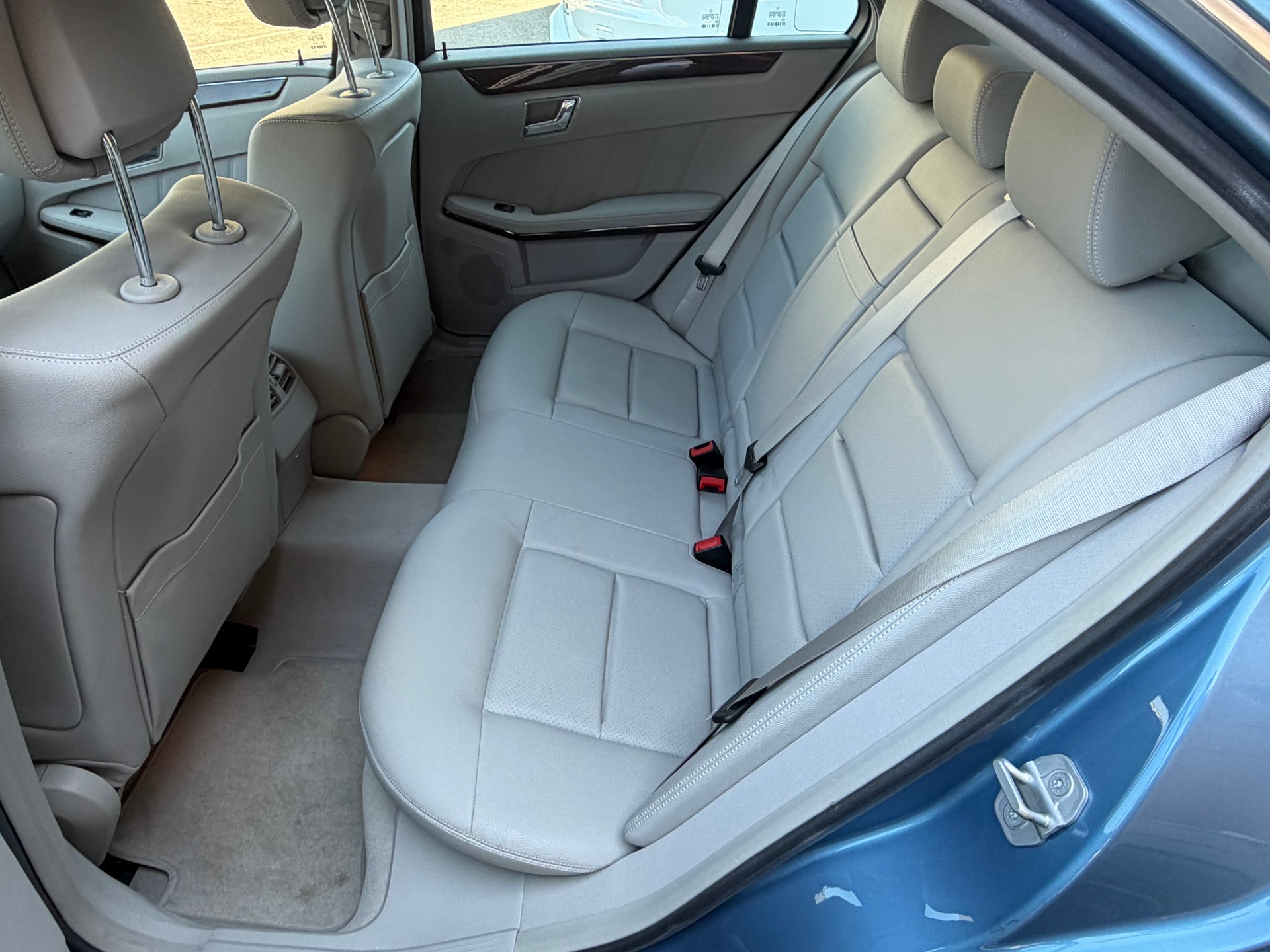 MERCEDES-BENZ E 350 Avantgarde 4Matic 7G-Tronic-image-7