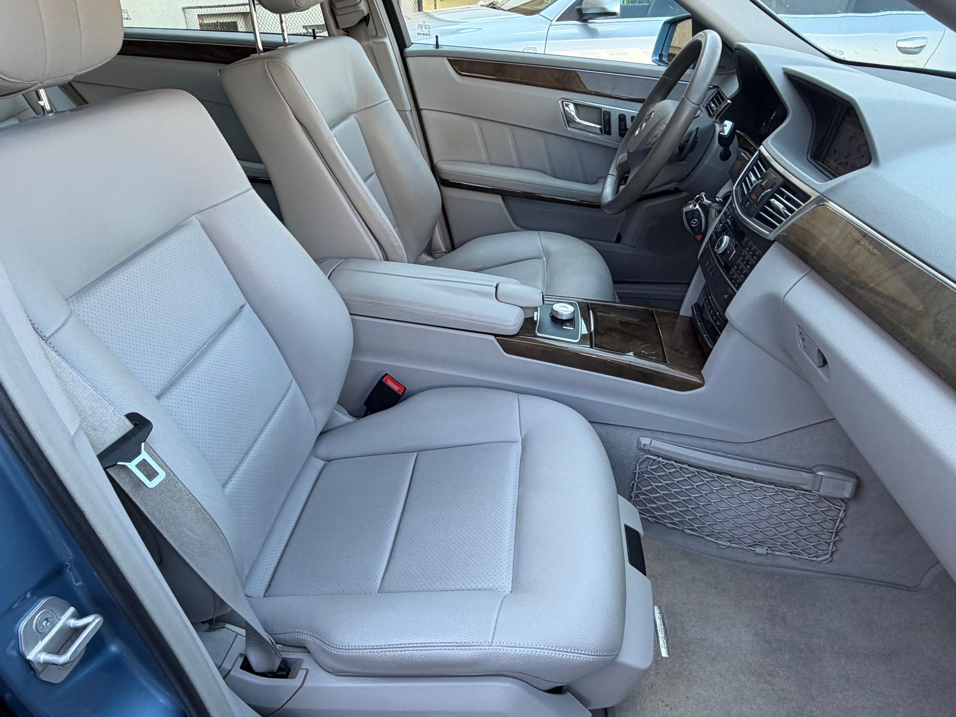 MERCEDES-BENZ E 350 Avantgarde 4Matic 7G-Tronic-image-12