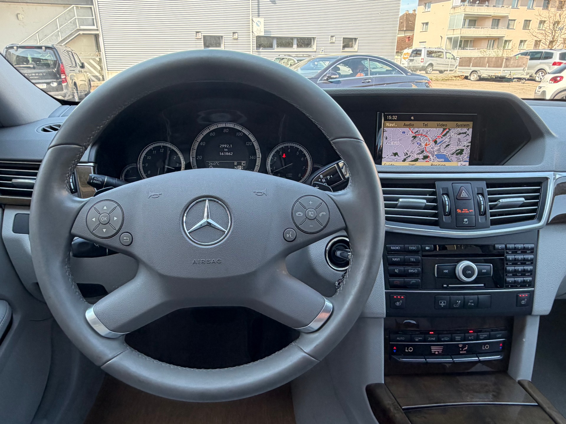 MERCEDES-BENZ E 350 Avantgarde 4Matic 7G-Tronic-image-9