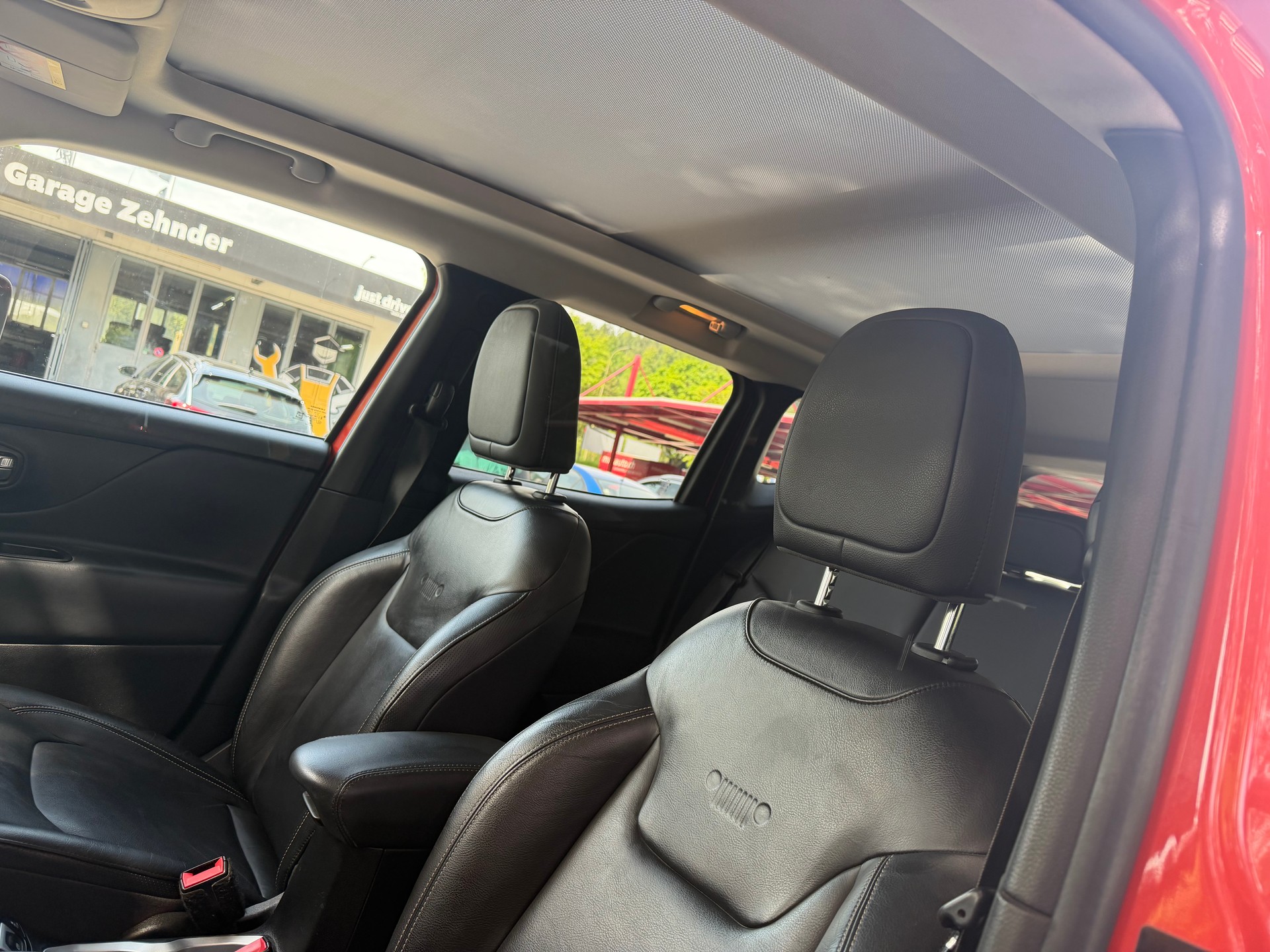 JEEP Renegade 1.4 Turbo Limited AWD-image-9