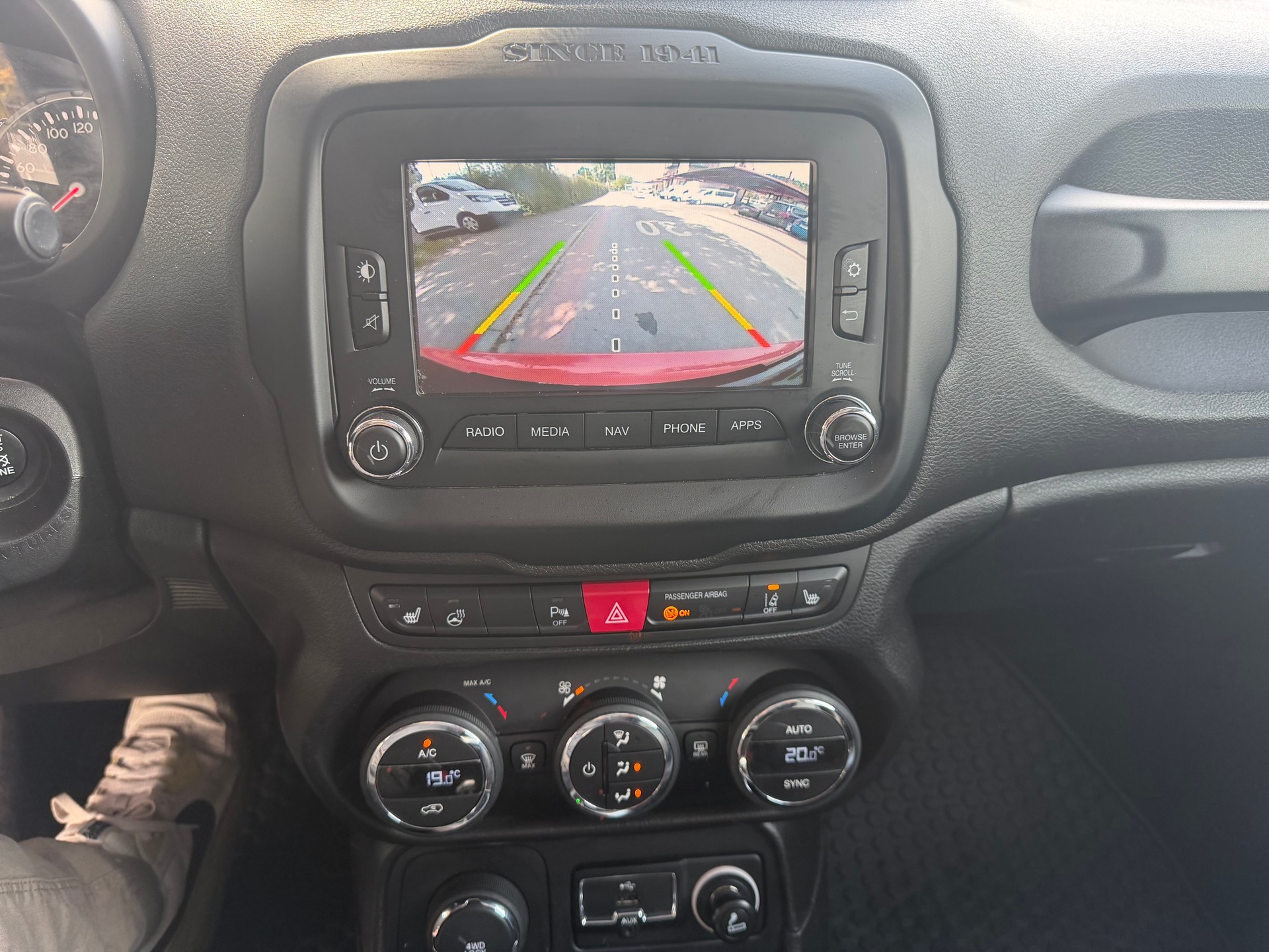 JEEP Renegade 1.4 Turbo Limited AWD-image-7
