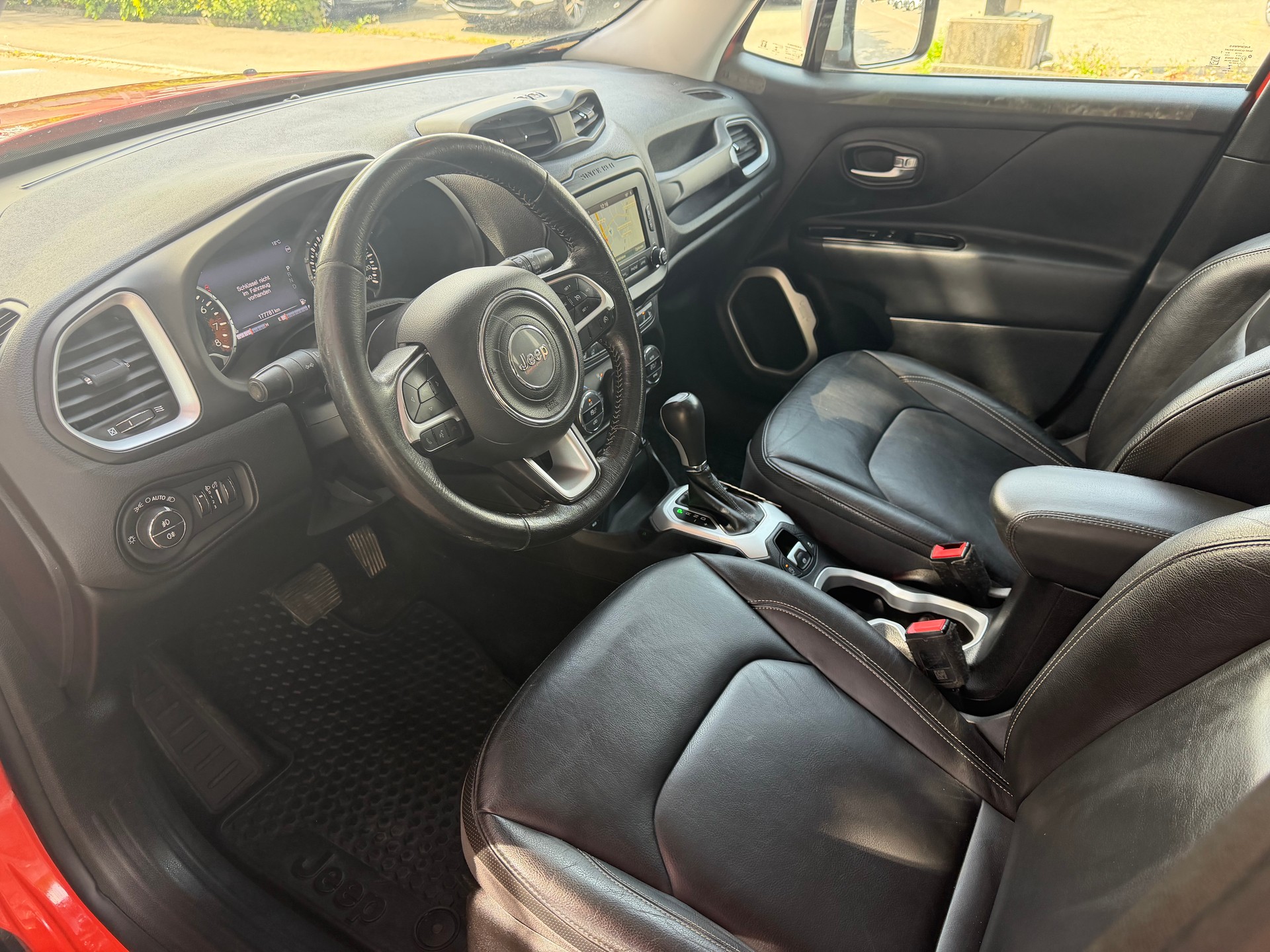 JEEP Renegade 1.4 Turbo Limited AWD-image-8