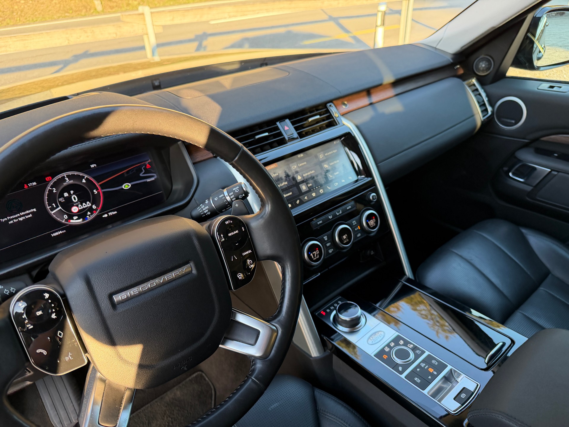 LAND ROVER 3.0 SDV6 HSE-image-3