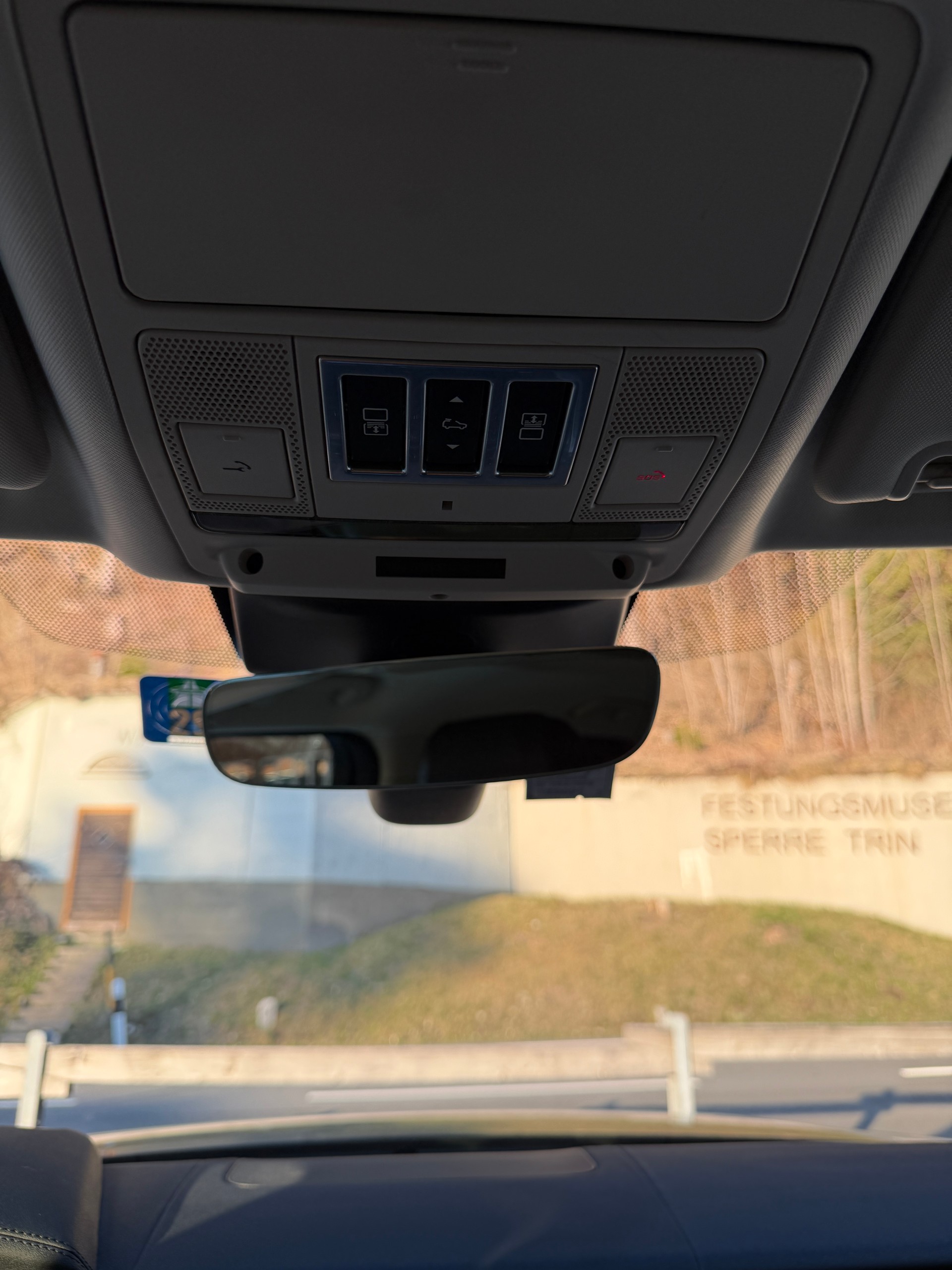 LAND ROVER 3.0 SDV6 HSE-image-15