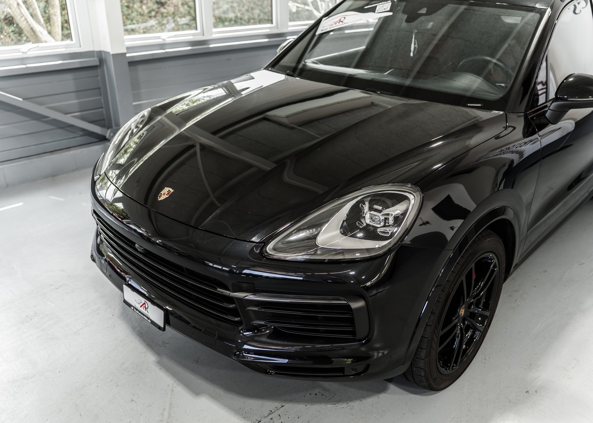 PORSCHE Cayenne S Fullblack-image-4