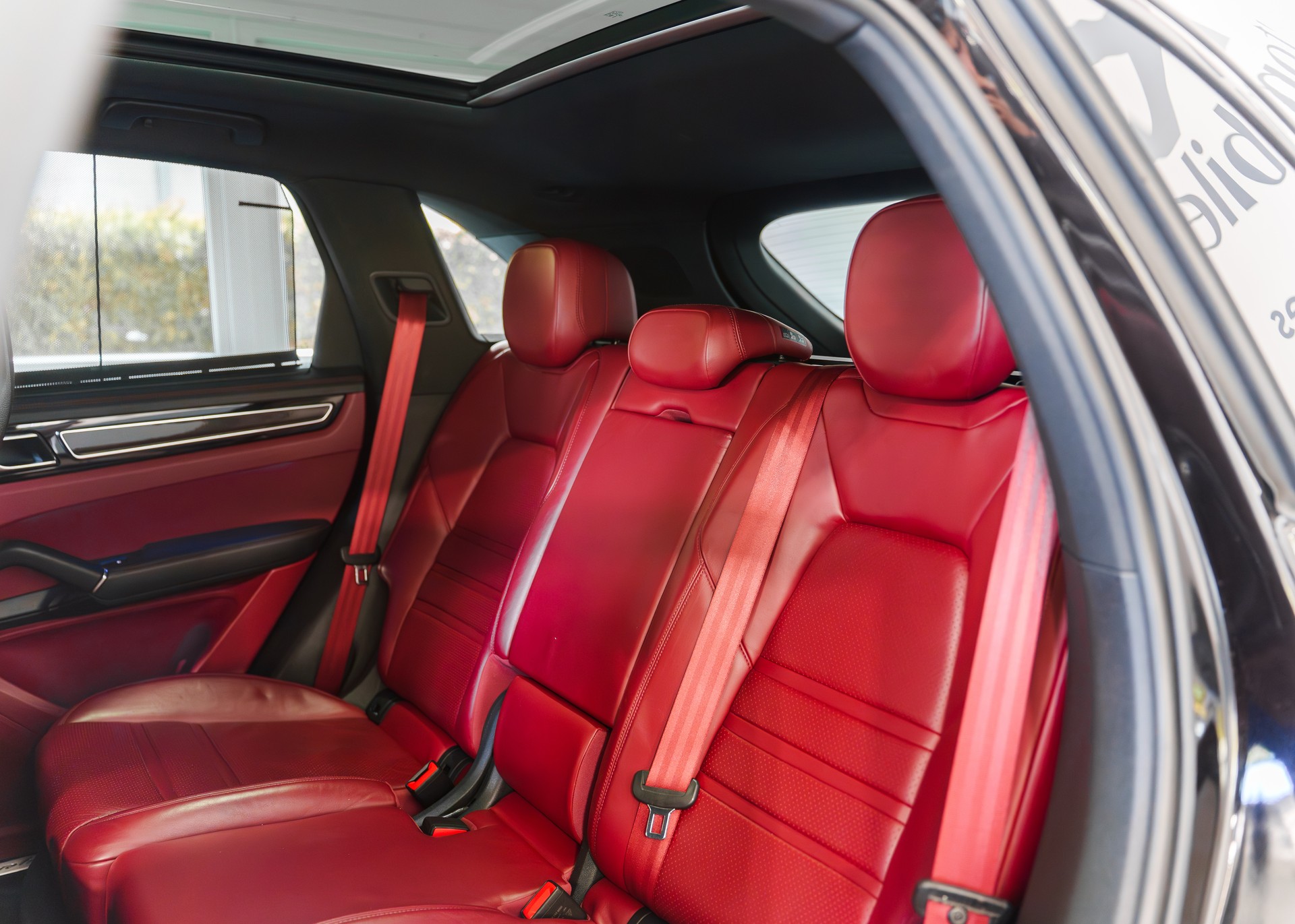 PORSCHE Cayenne S Fullblack-image-8