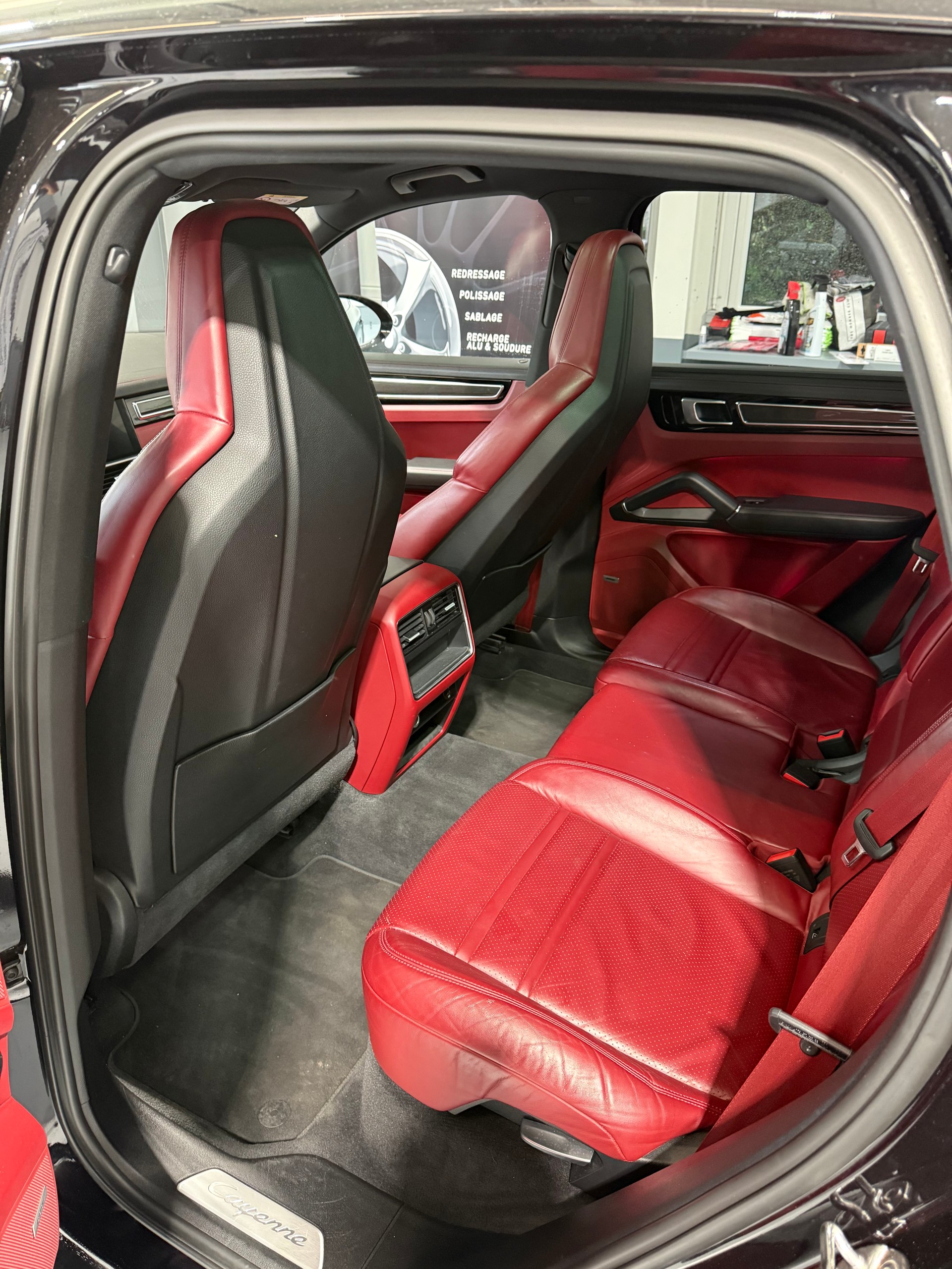 PORSCHE Cayenne S Fullblack-image-12