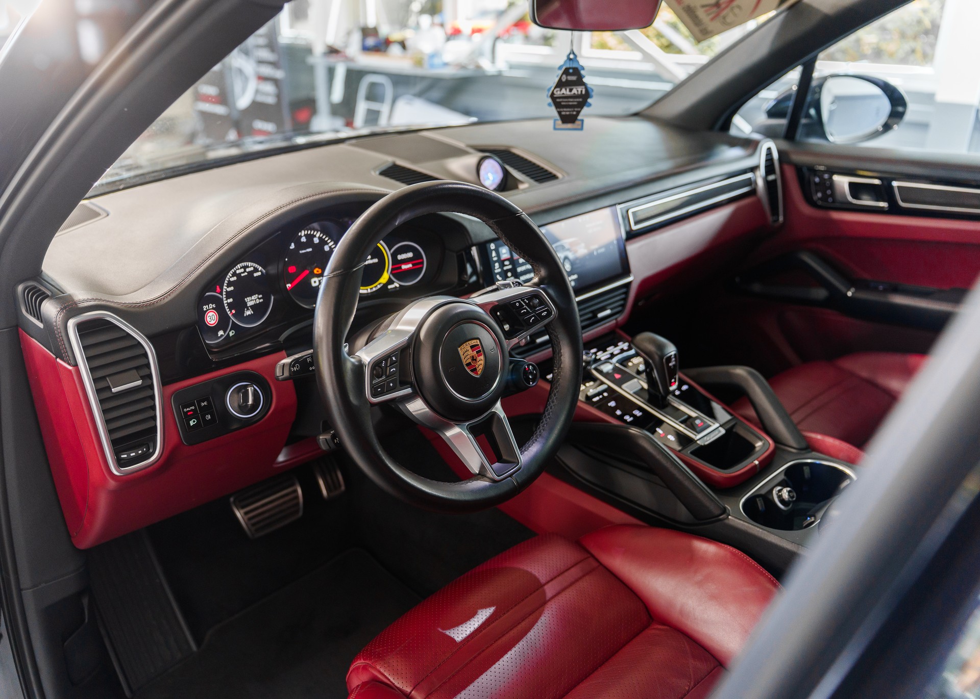 PORSCHE Cayenne S Fullblack-image-9