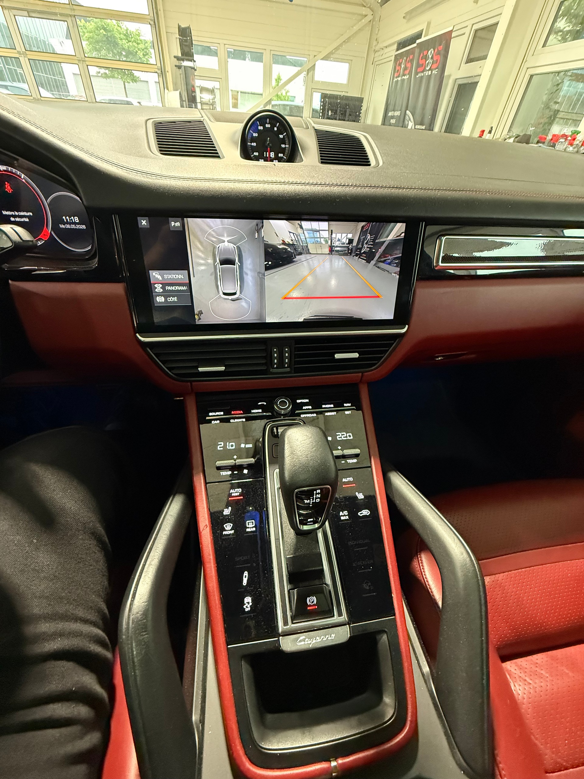 PORSCHE Cayenne S Fullblack-image-10