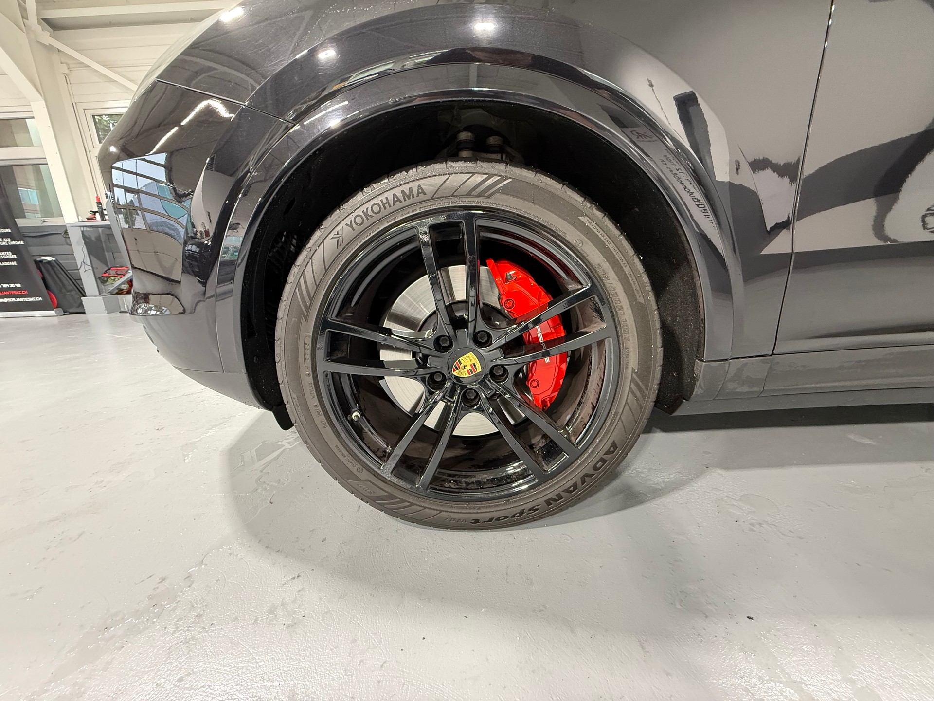 PORSCHE Cayenne S Fullblack-image-6