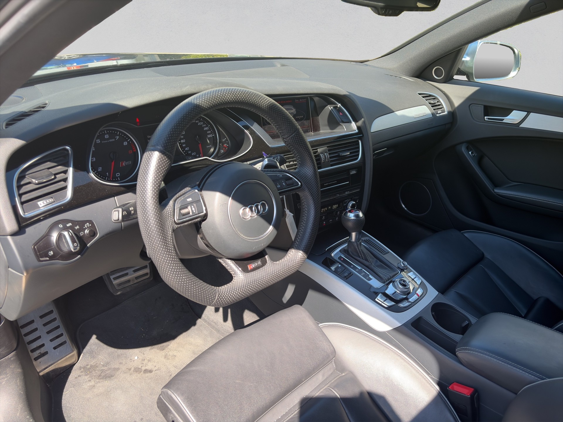 AUDI RS4 Avant 4.2 FSI V8 quattro S-tronic-image-9