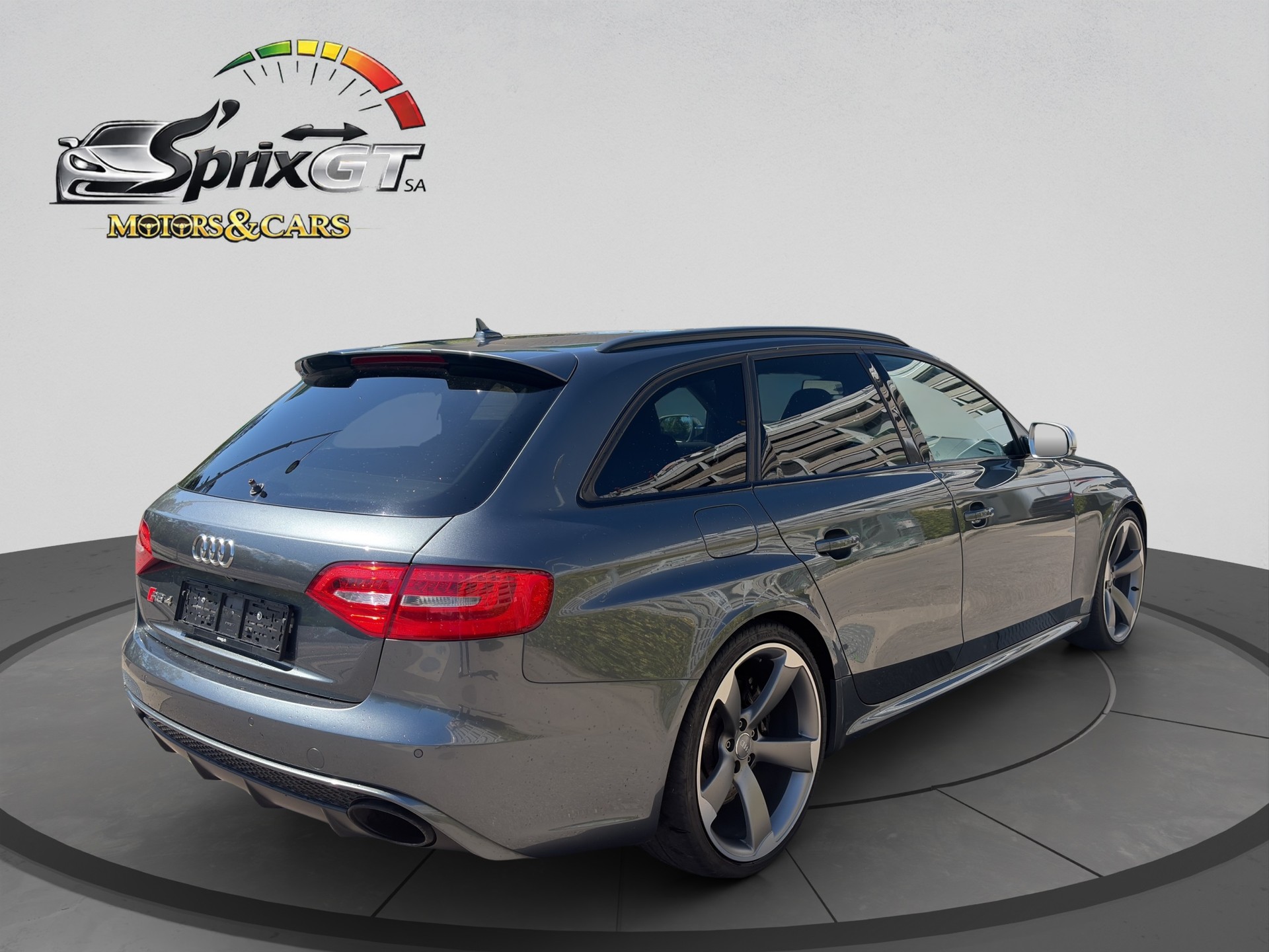 AUDI RS4 Avant 4.2 FSI V8 quattro S-tronic-image-4