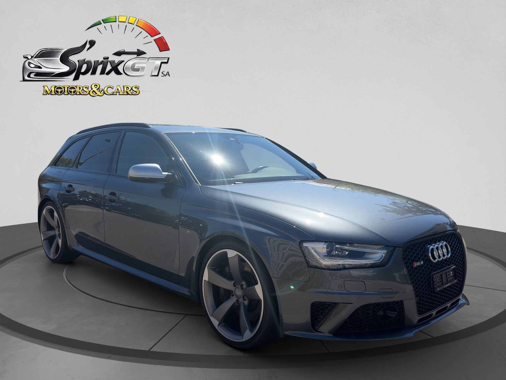 AUDI RS4 Avant 4.2 FSI V8 quattro S-tronic-image-6