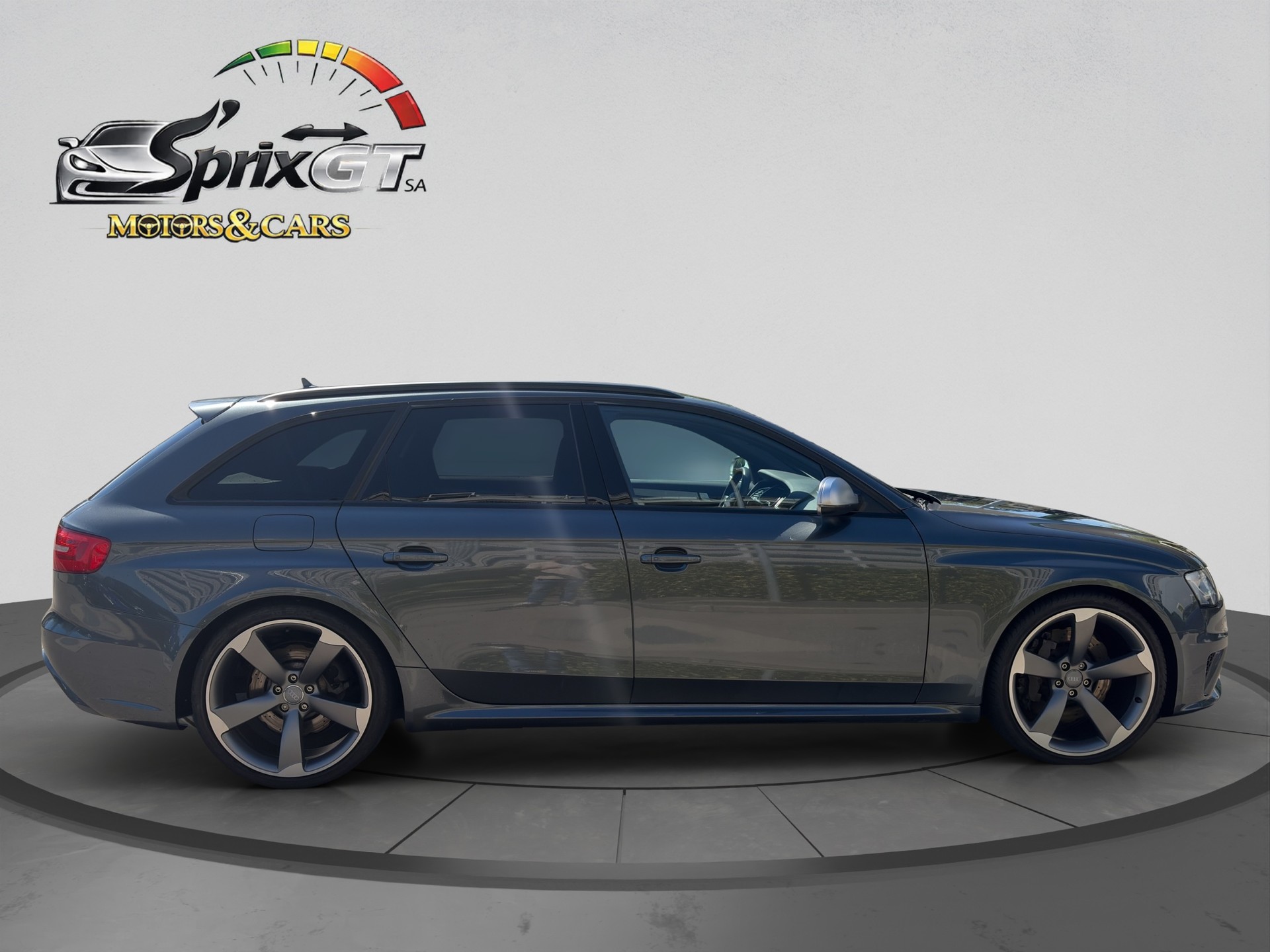AUDI RS4 Avant 4.2 FSI V8 quattro S-tronic-image-5