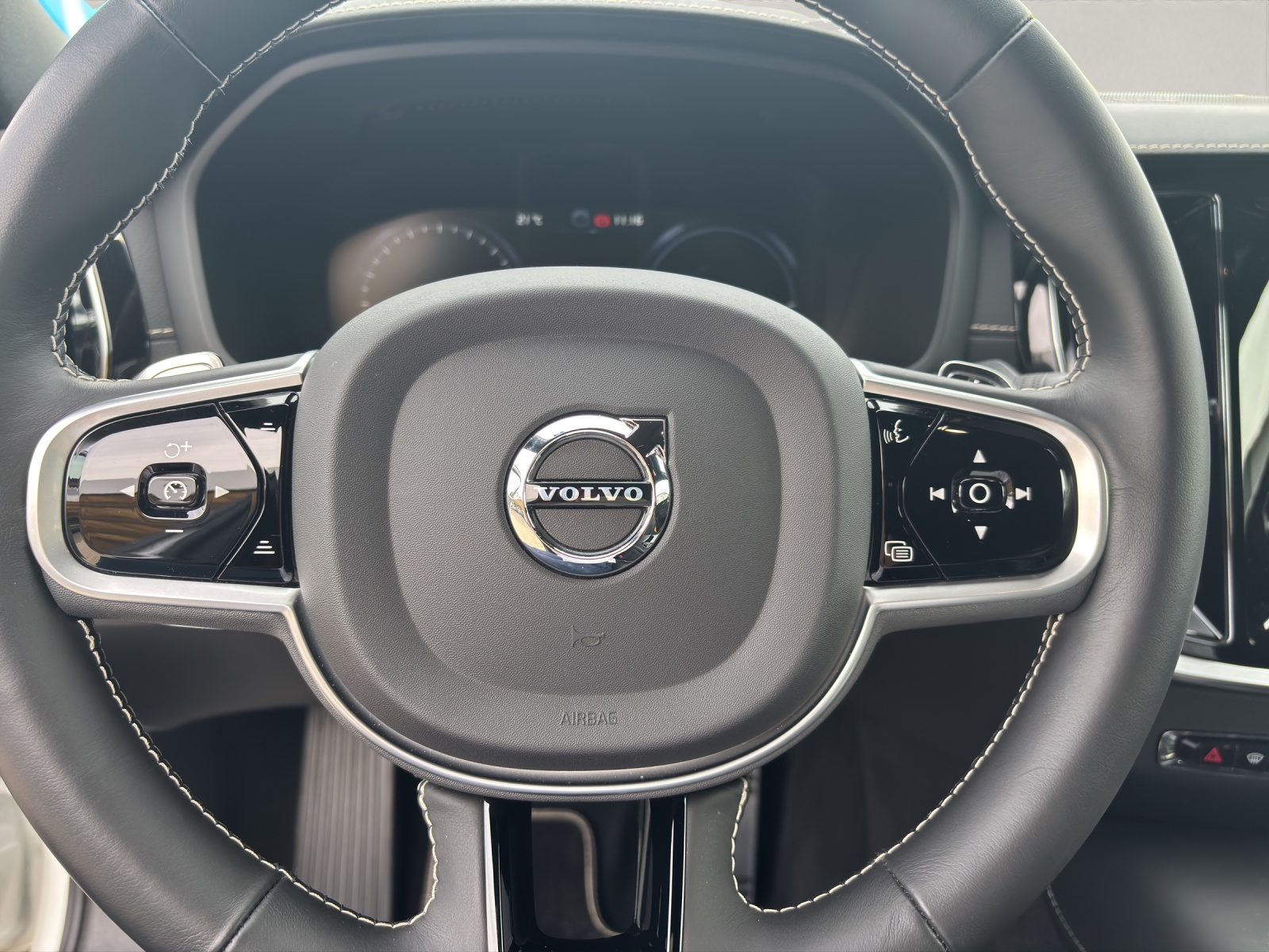 VOLVO V60 2.0 T8 TE Polestar eAWD-image-8