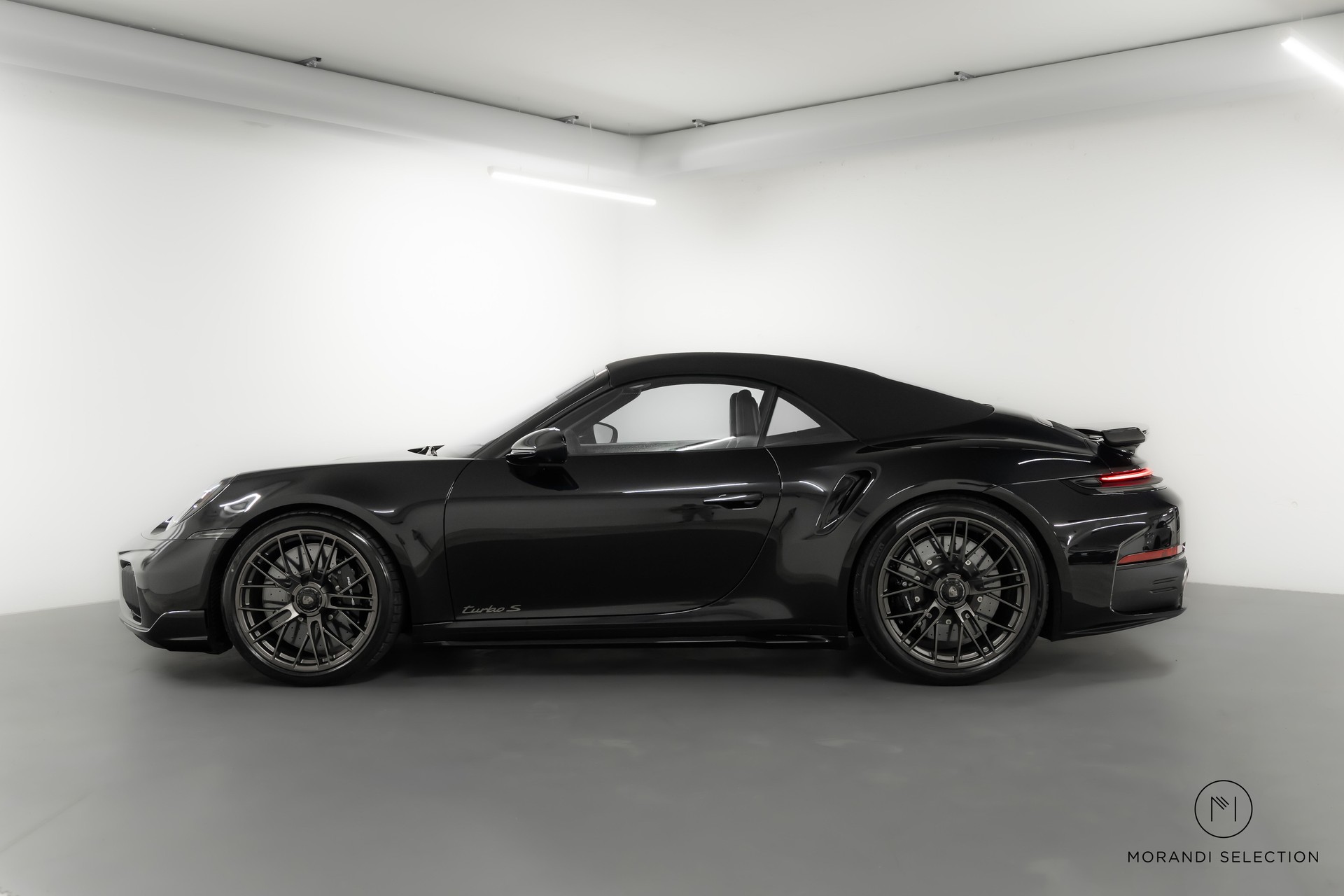 PORSCHE 911 Cabriolet 3.6 Turbo S PDK-showroom-element-1