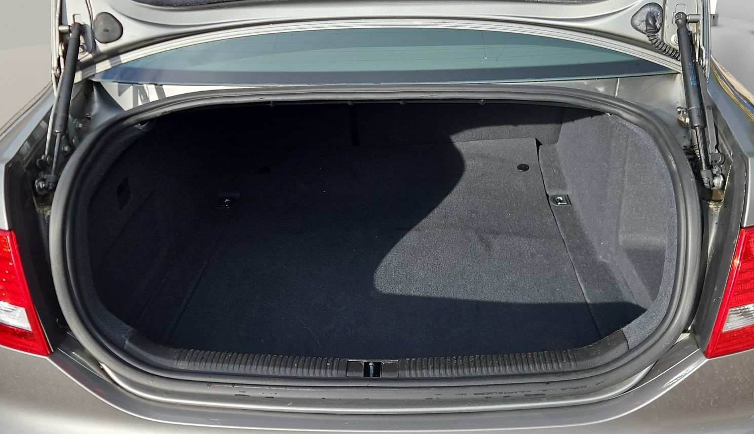 AUDI A6 Limousine 2.4 V6-image-15