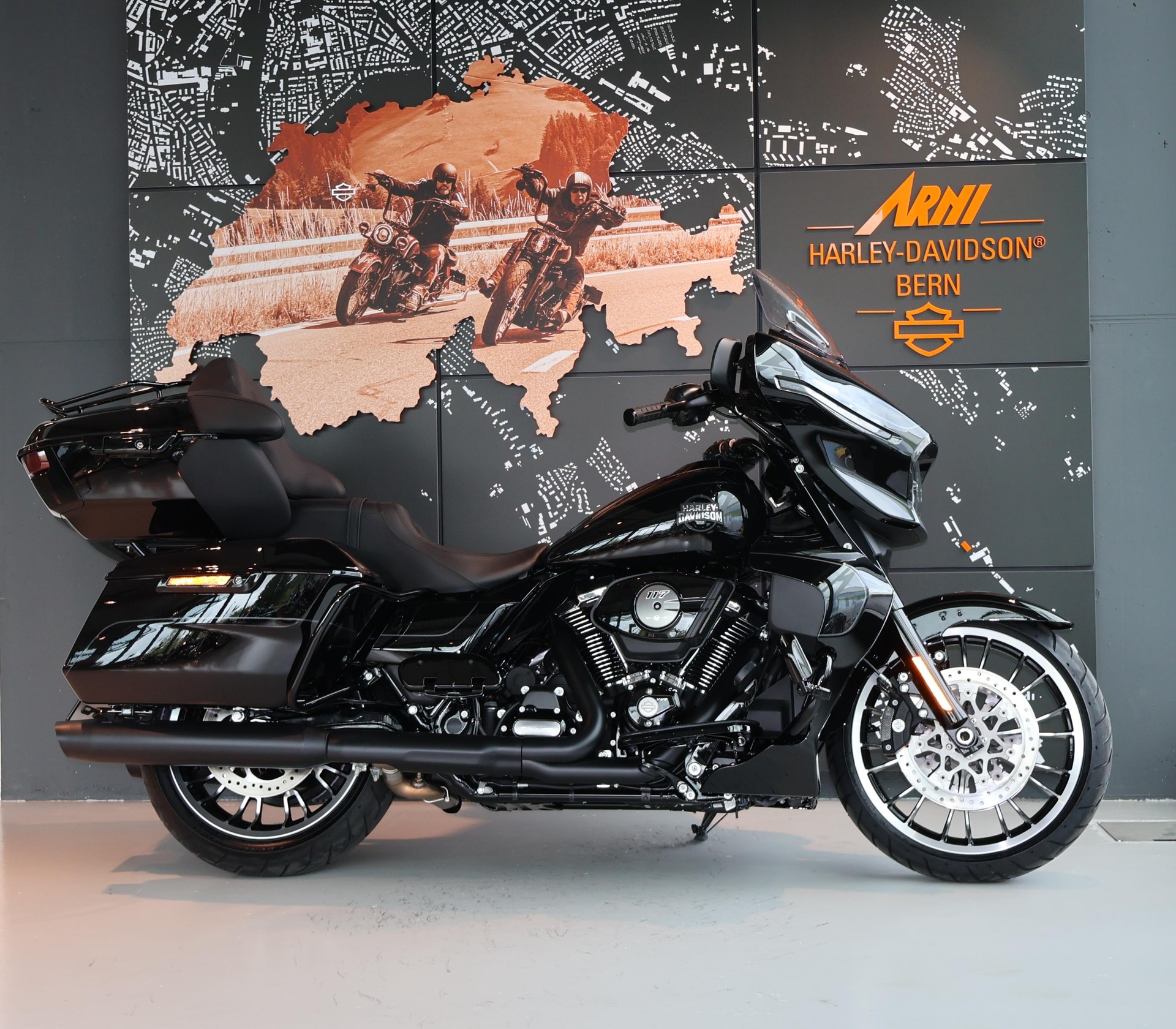 HARLEY-DAVIDSON FLHXL Street Glide 117ci