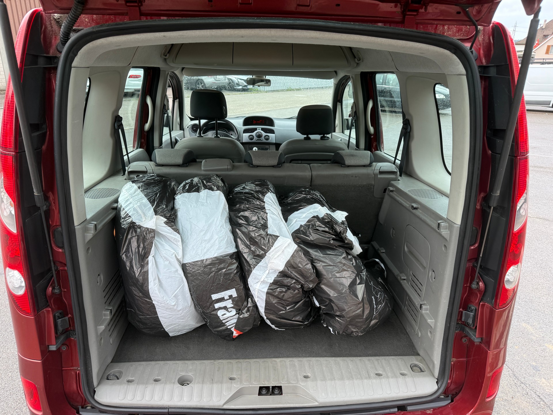 RENAULT Kangoo 1.6 16V Dynamique-image-8