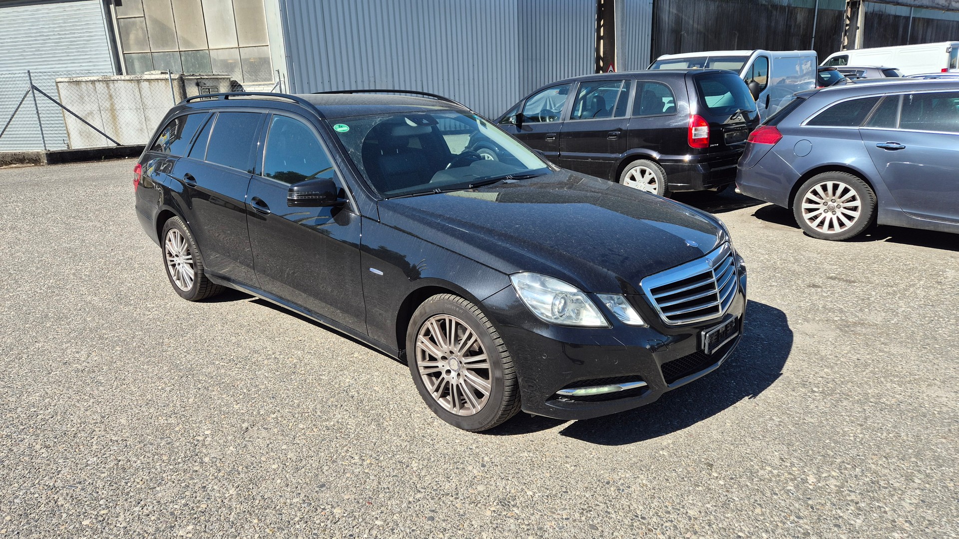 MERCEDES-BENZ E 250 CDI BlueEfficiency Elégance 4Matic 7G-Tronic-image-3
