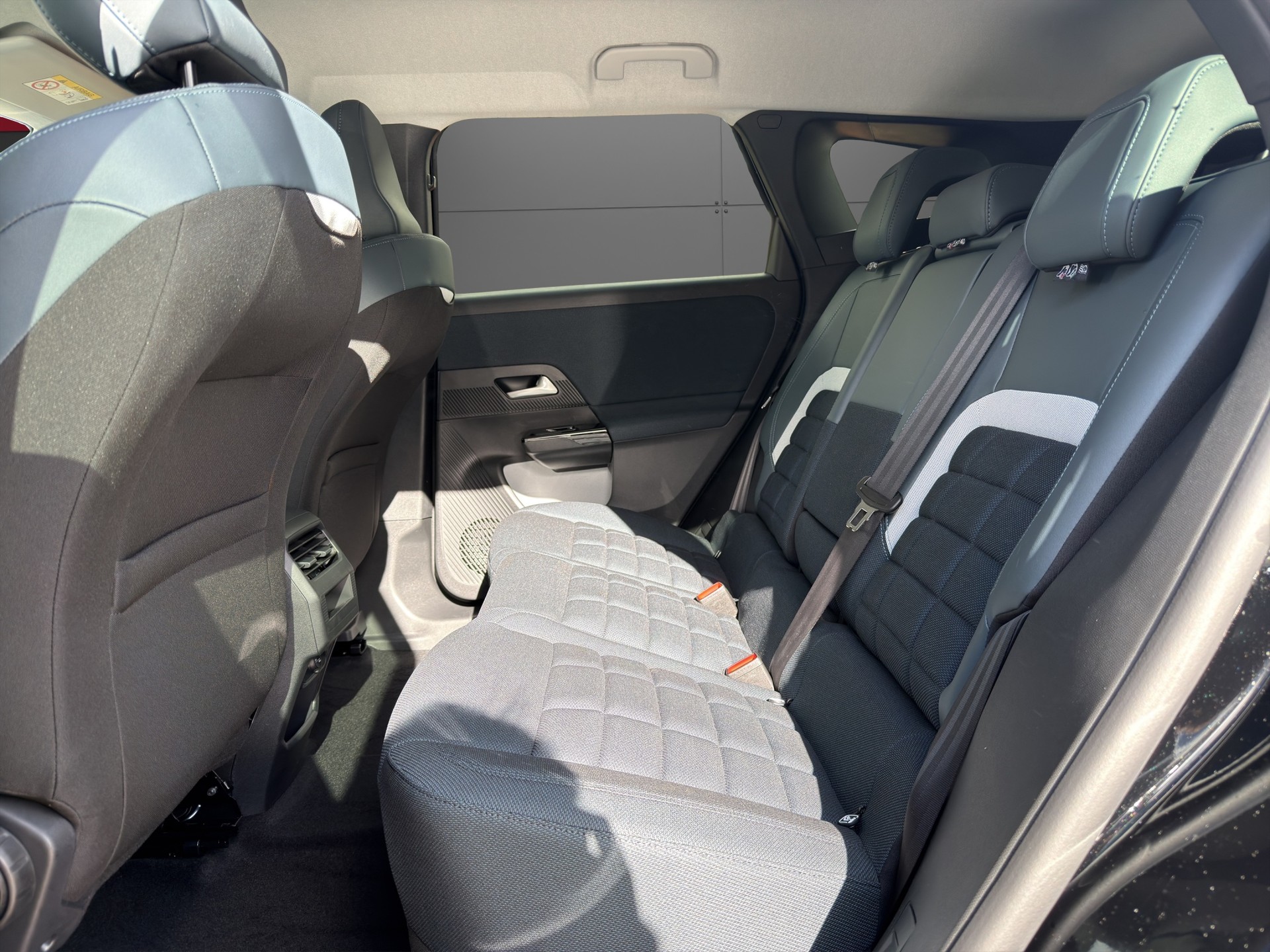 CITROEN C5 Aircross 73 kWh Plus-image-6