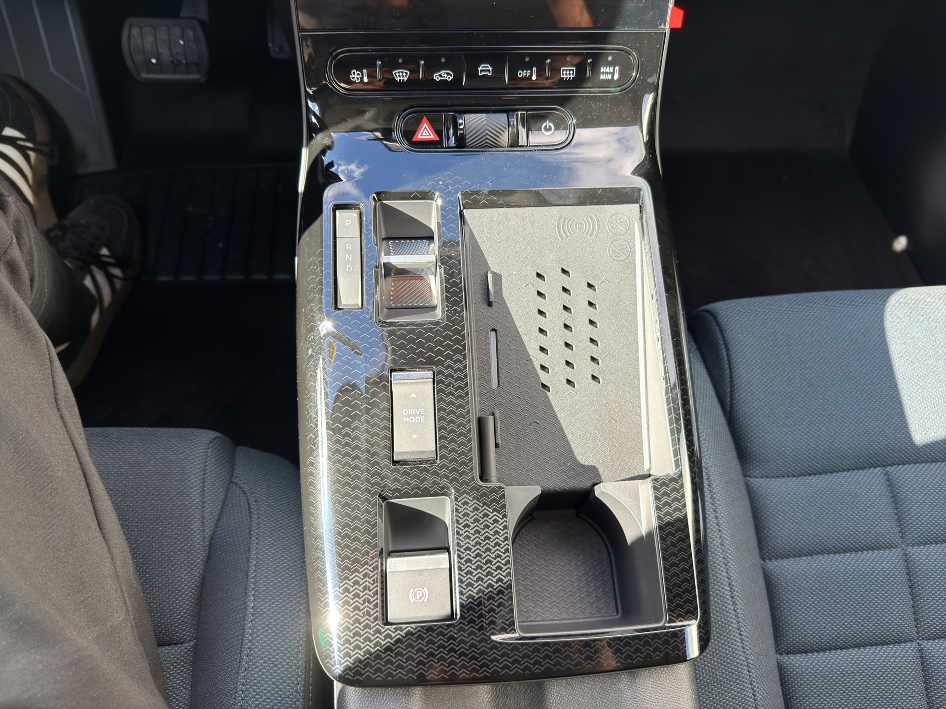 CITROEN C5 Aircross 73 kWh Plus-image-10