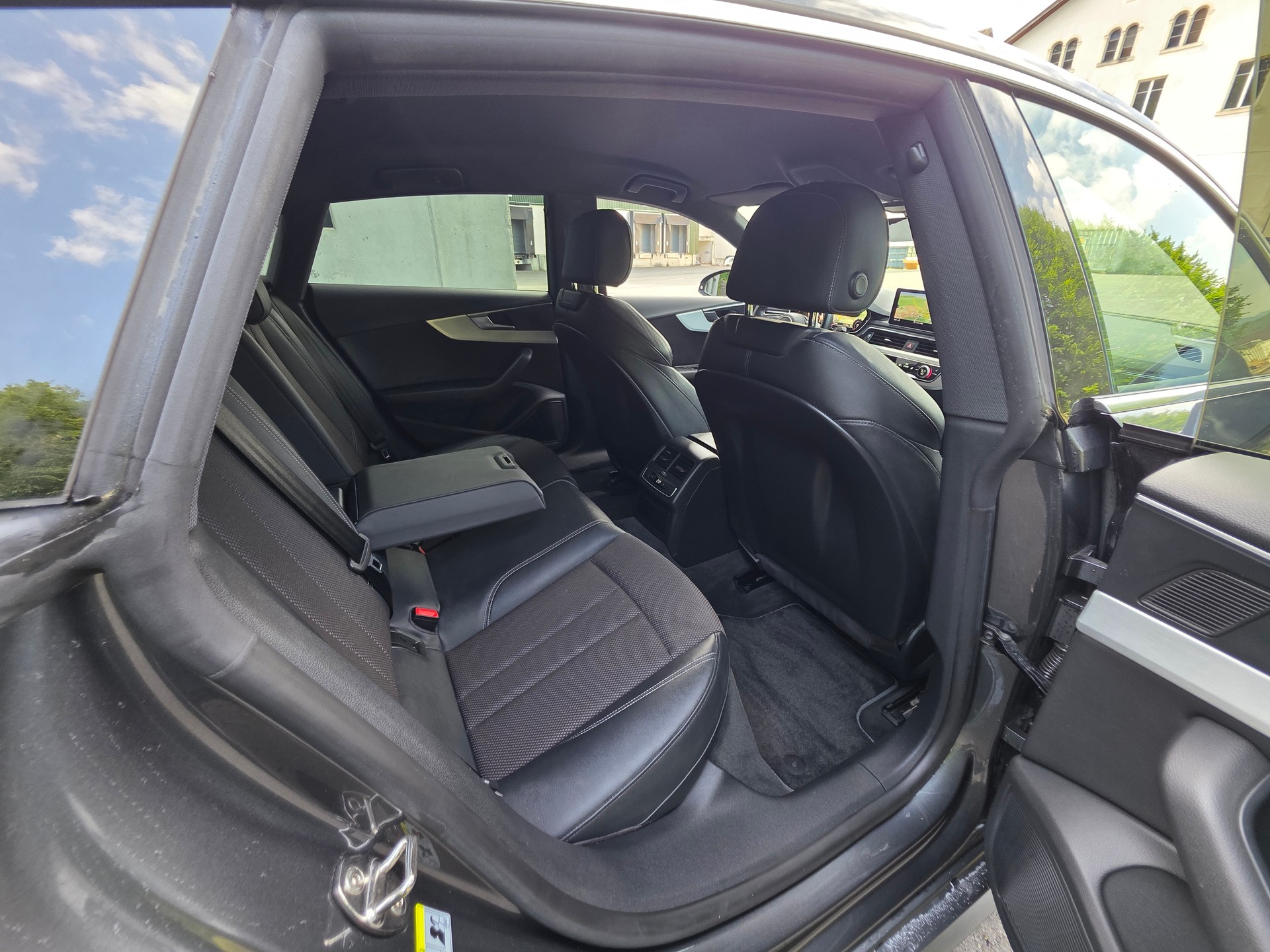 AUDI A5 Sportback 2.0 TDI S-LINE quattro S-tronic-image-25