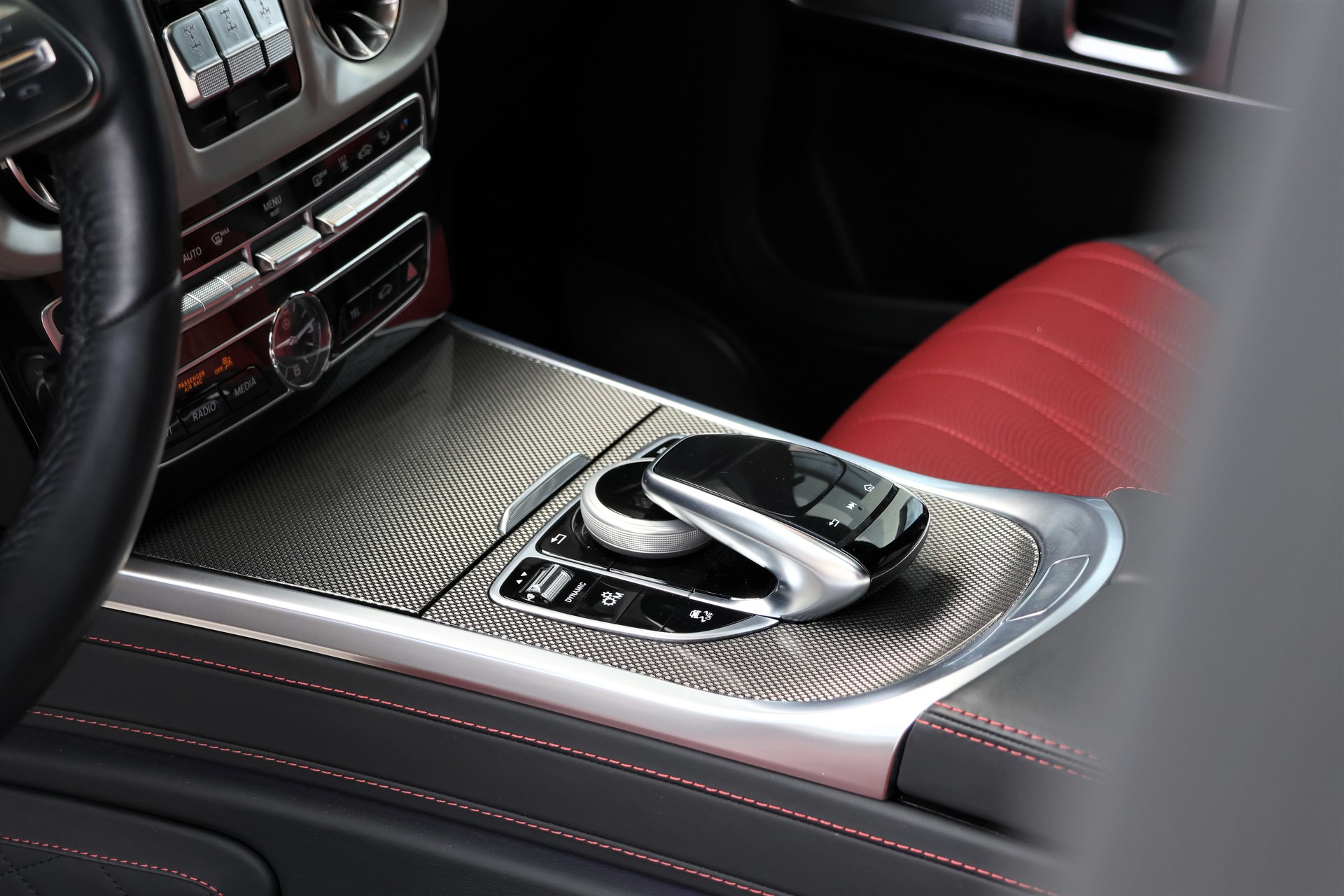 MERCEDES-BENZ G 350 d AMG Line 9G-Tronic (CH) "G Manufaktur"-image-10