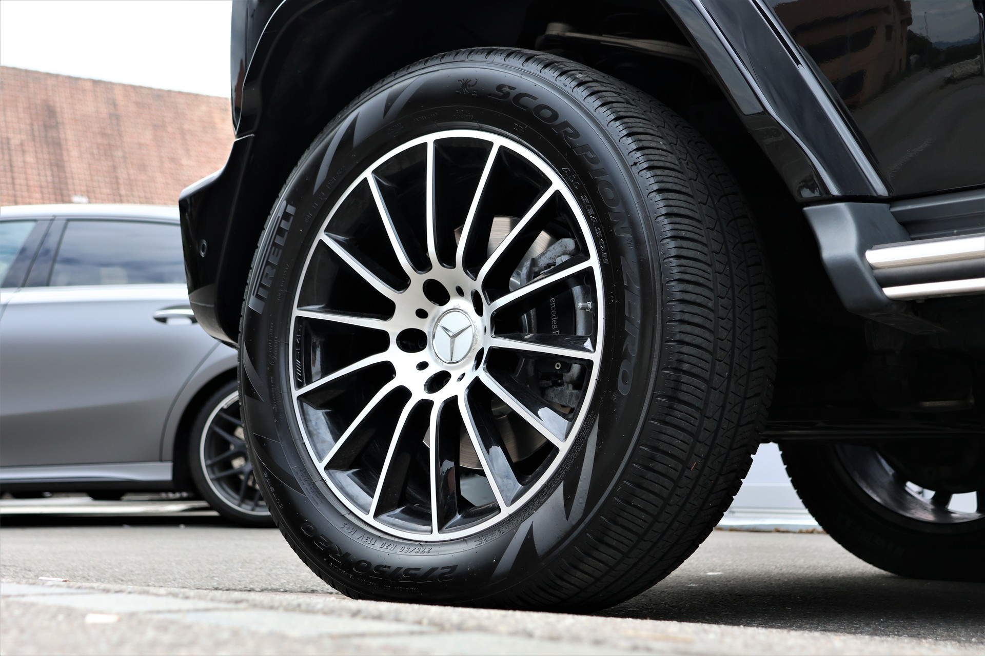 MERCEDES-BENZ G 350 d AMG Line 9G-Tronic (CH) "G Manufaktur"-image-7