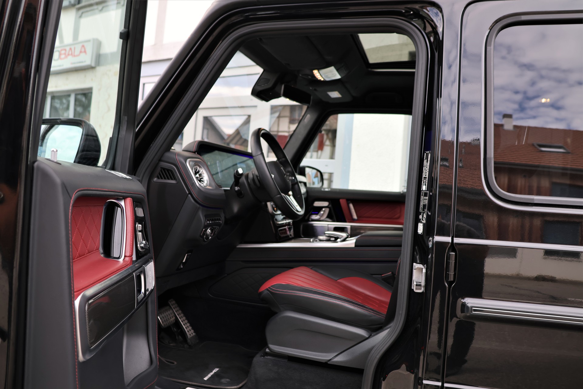 MERCEDES-BENZ G 350 d AMG Line 9G-Tronic (CH) "G Manufaktur"-image-8