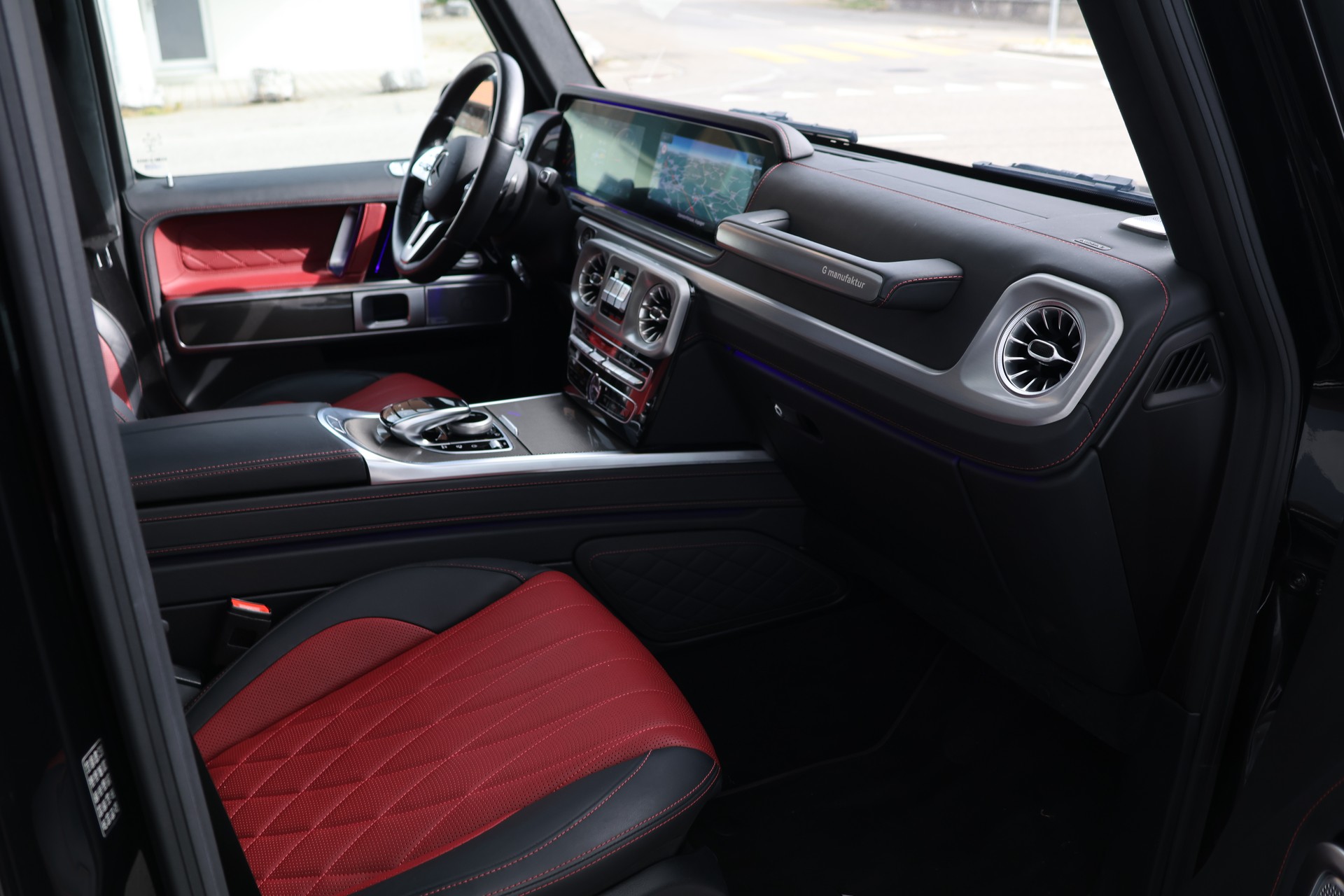 MERCEDES-BENZ G 350 d AMG Line 9G-Tronic (CH) "G Manufaktur"-image-18