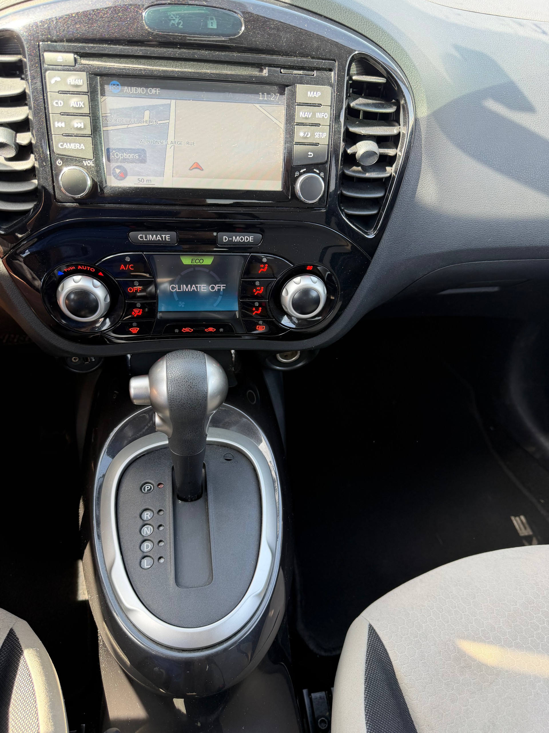 NISSAN Juke 1.6 tekna Xtronic CVT-image-8