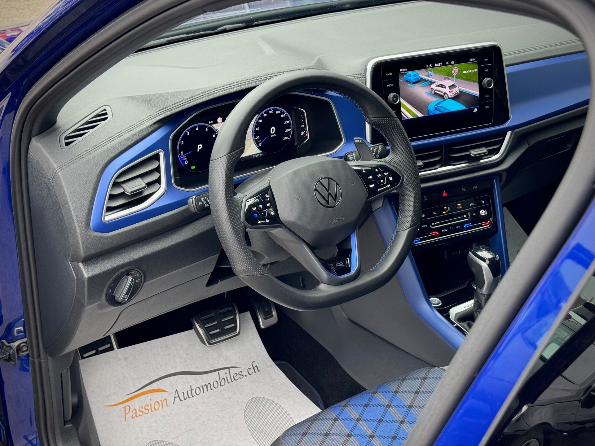 VW T-Roc 2.0 TSI R DSG 4Motion - Véhicule Suisse (CH)-image-4