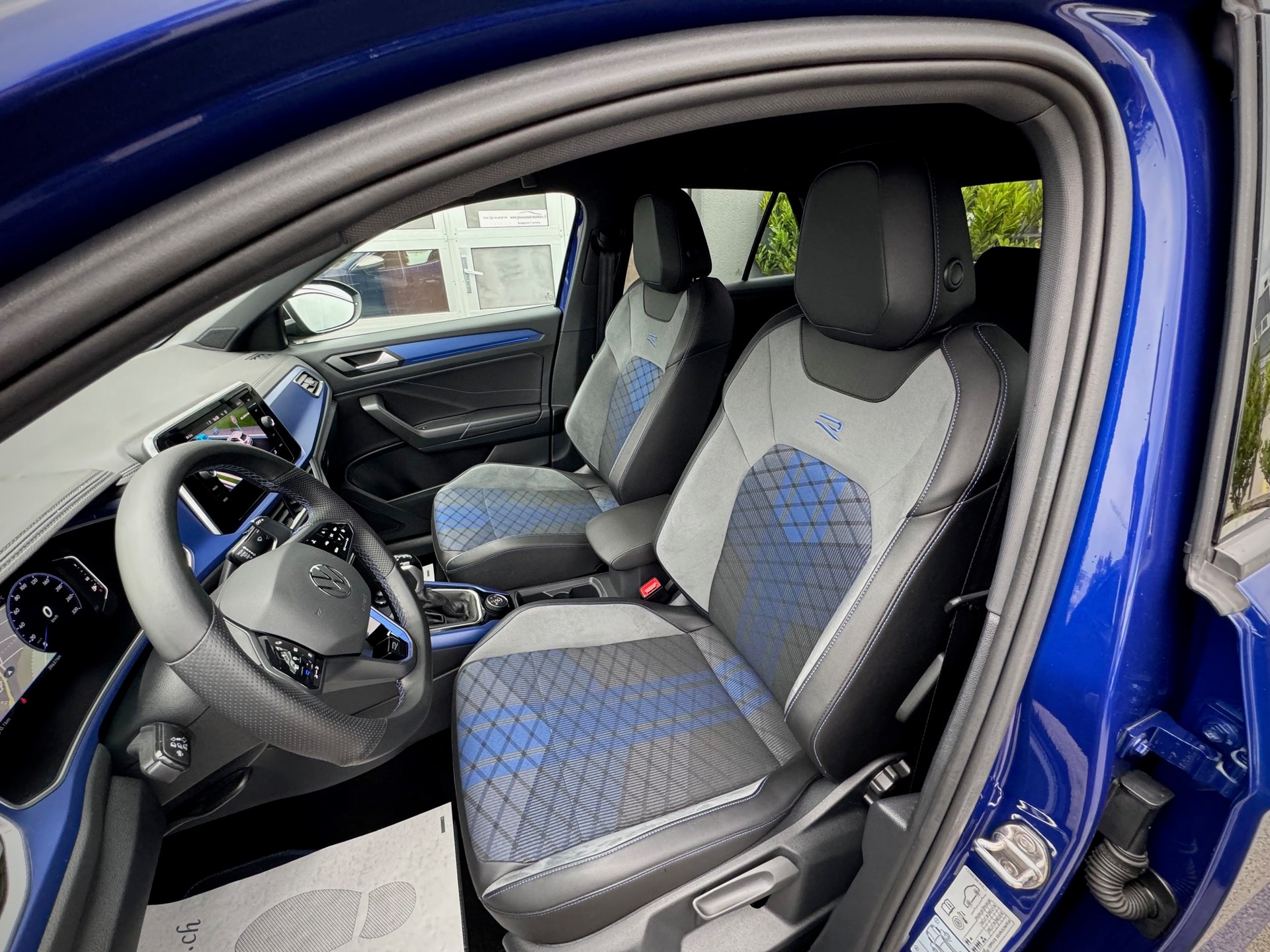 VW T-Roc 2.0 TSI R DSG 4Motion - Véhicule Suisse (CH)-image-5