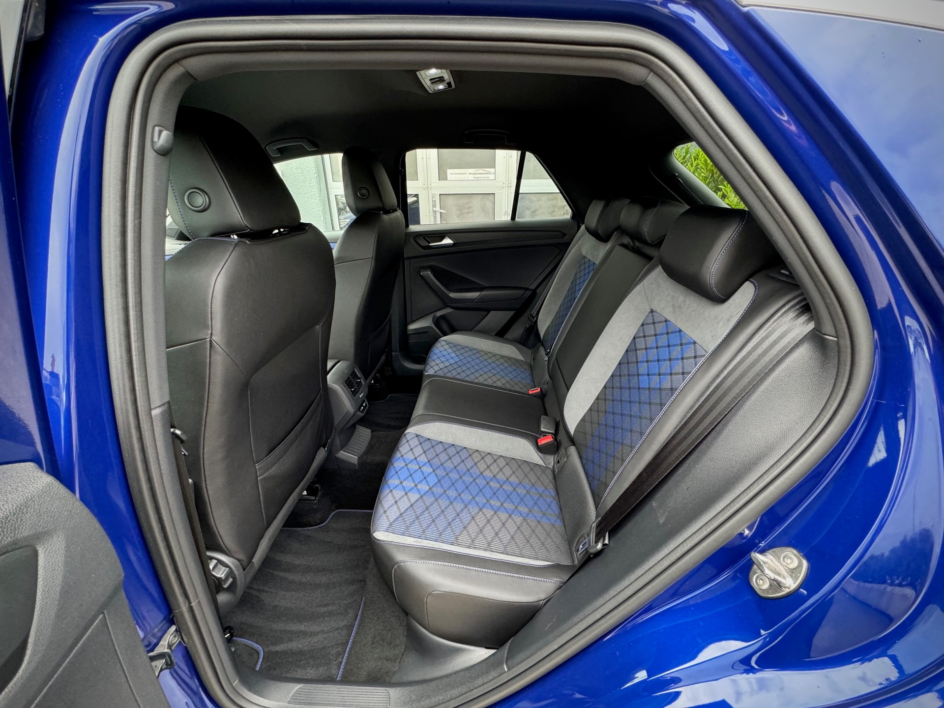 VW T-Roc 2.0 TSI R DSG 4Motion - Véhicule Suisse (CH)-image-6