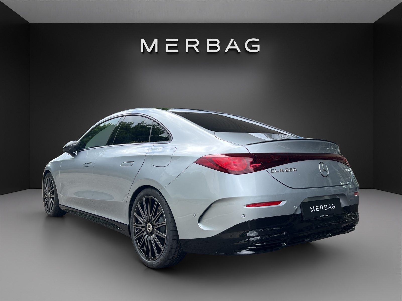 MERCEDES-BENZ CLA 220 4Matic 8G-DCT-image-4