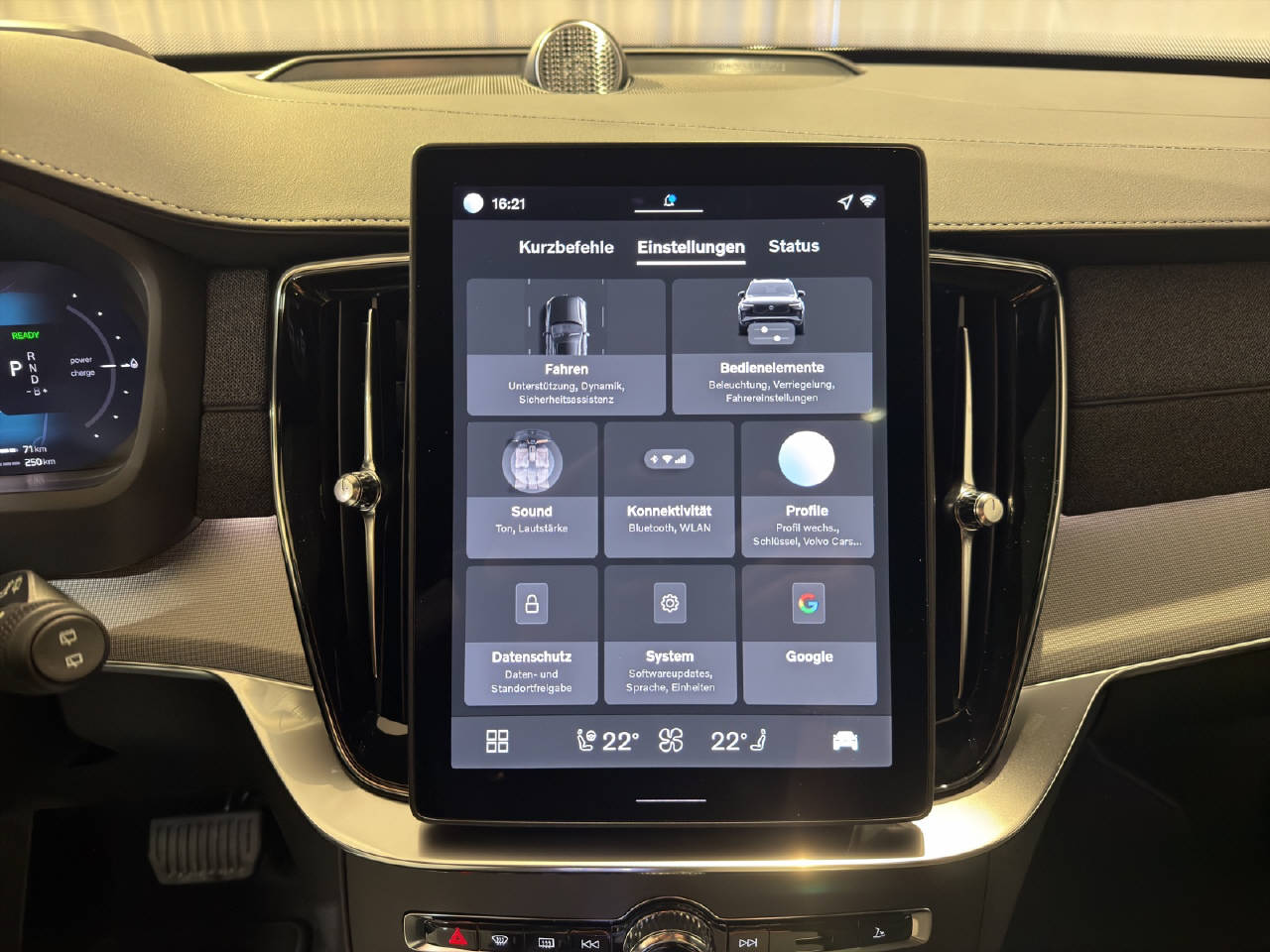 VOLVO XC90 2.0 T8 TE Black Edition eAWD-image-14