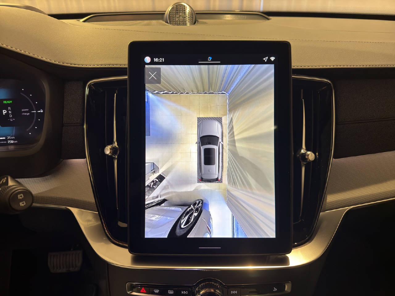 VOLVO XC90 2.0 T8 TE Black Edition eAWD-image-12
