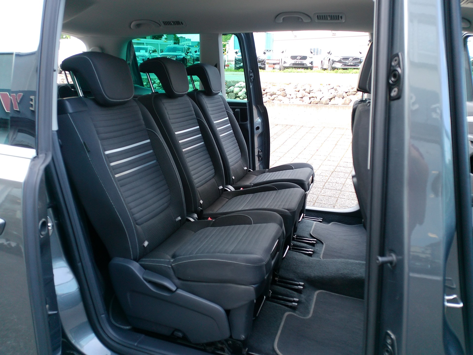 VW Sharan 2.0 TDI BlueMotion Technology Cup 4Motion-image-16